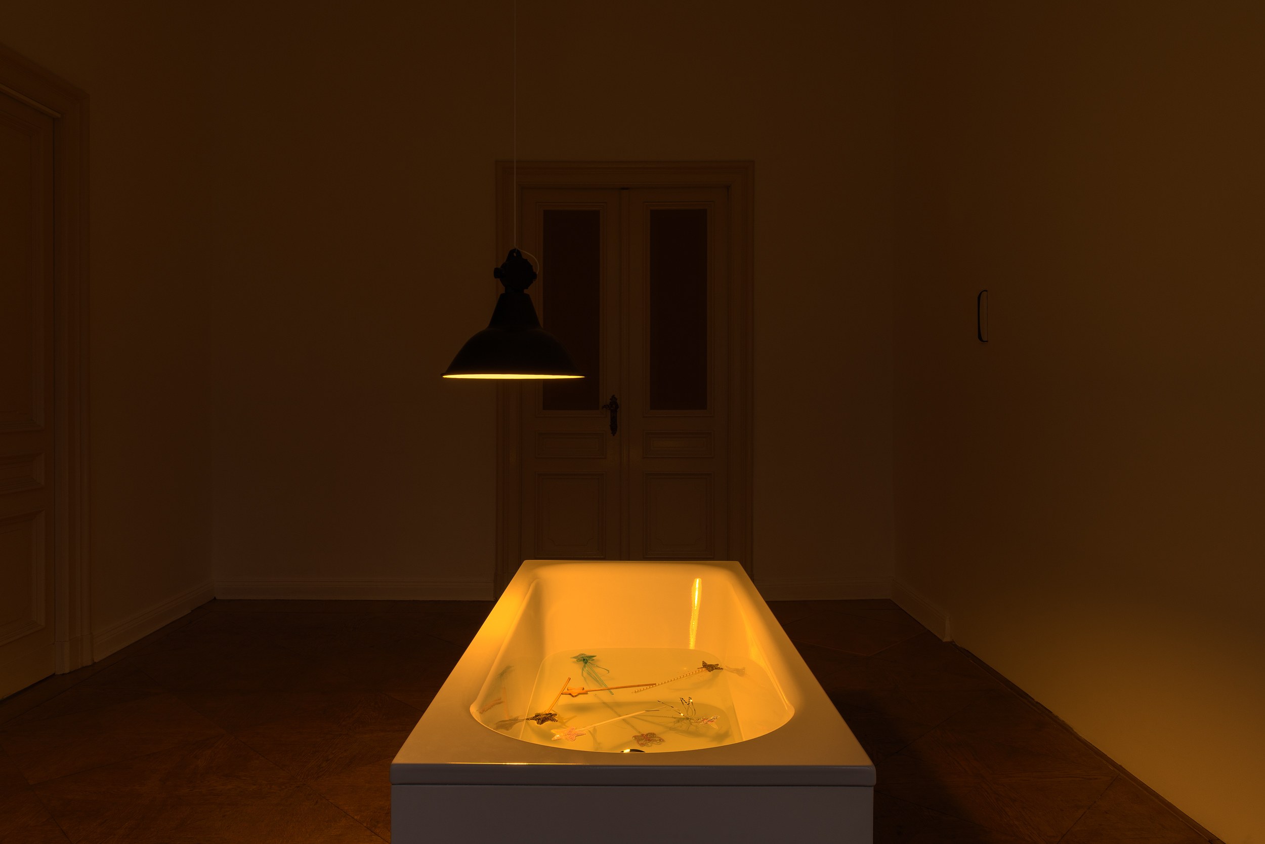 Angharad Williams, Berlin Straße at Schiefe Zähne, photo 24