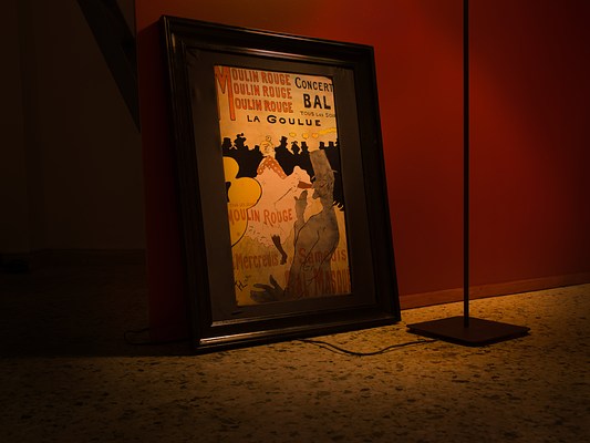 Image 4 of 8