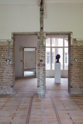 Image 10 of 38