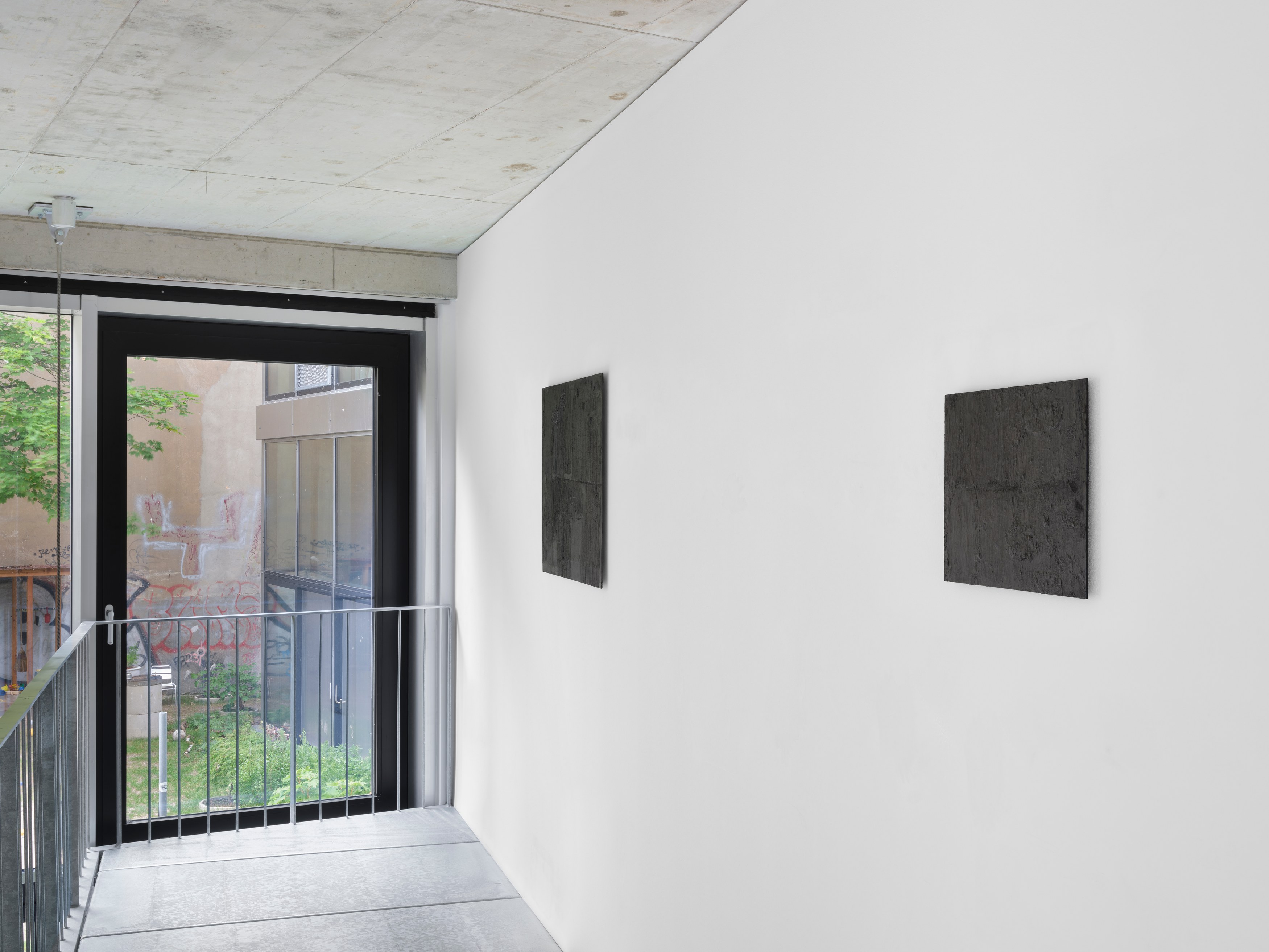 Tess Wei, two in a lake at Galerie Molitor, photo 5