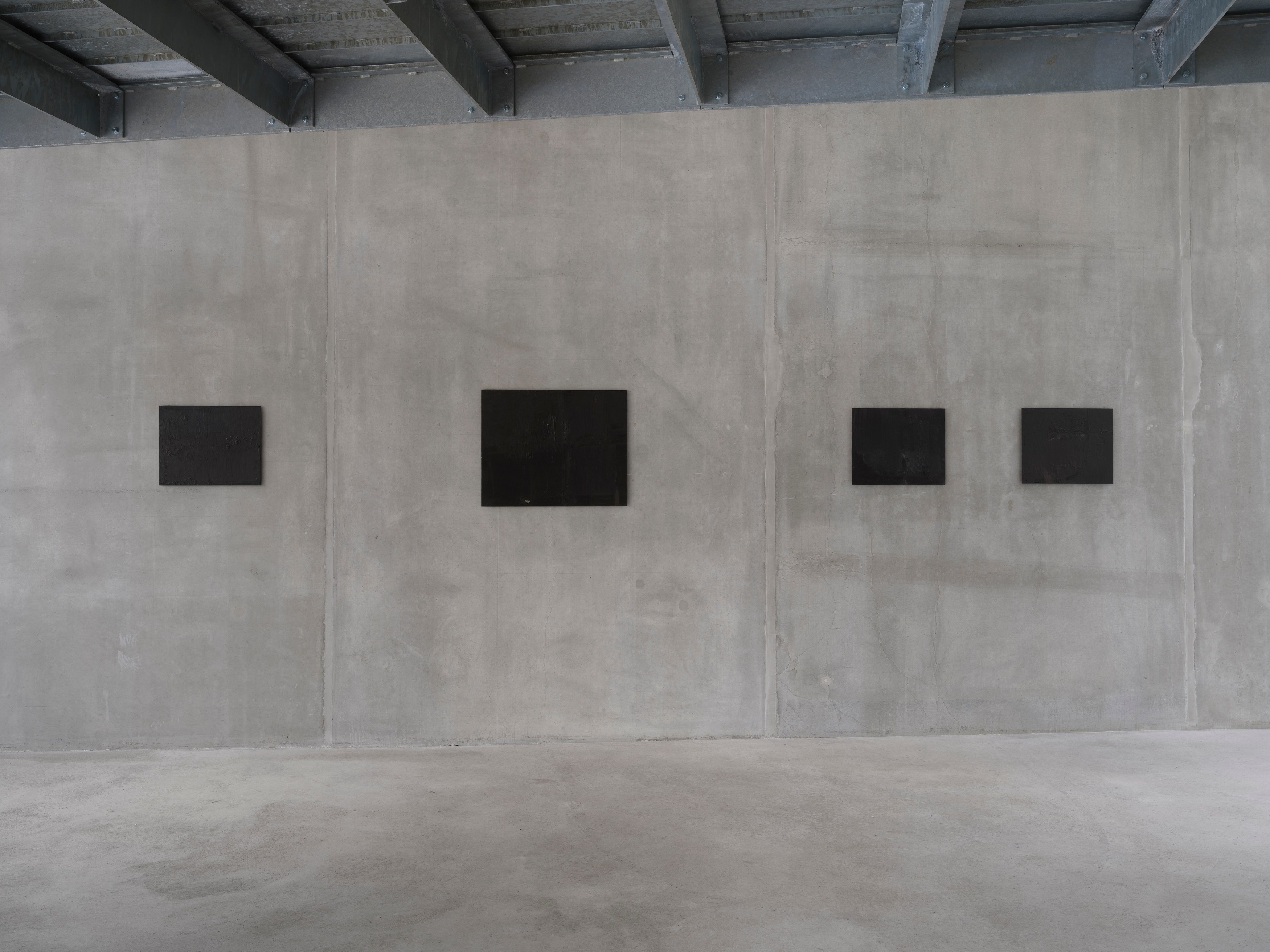 Tess Wei, two in a lake at Galerie Molitor, photo 9