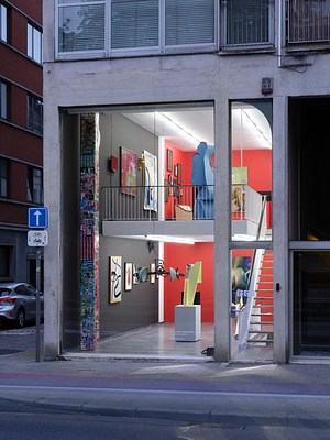 Image 2 of 148