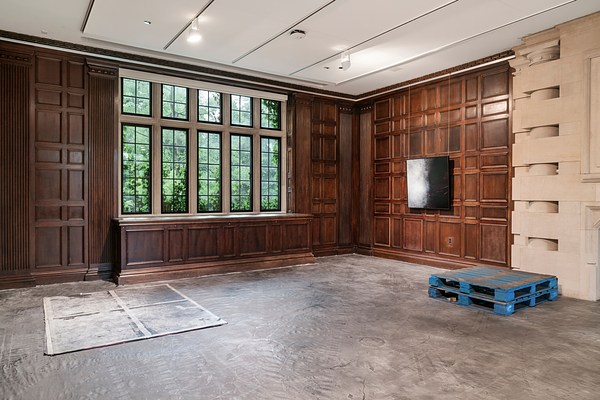 Image 19 of 70