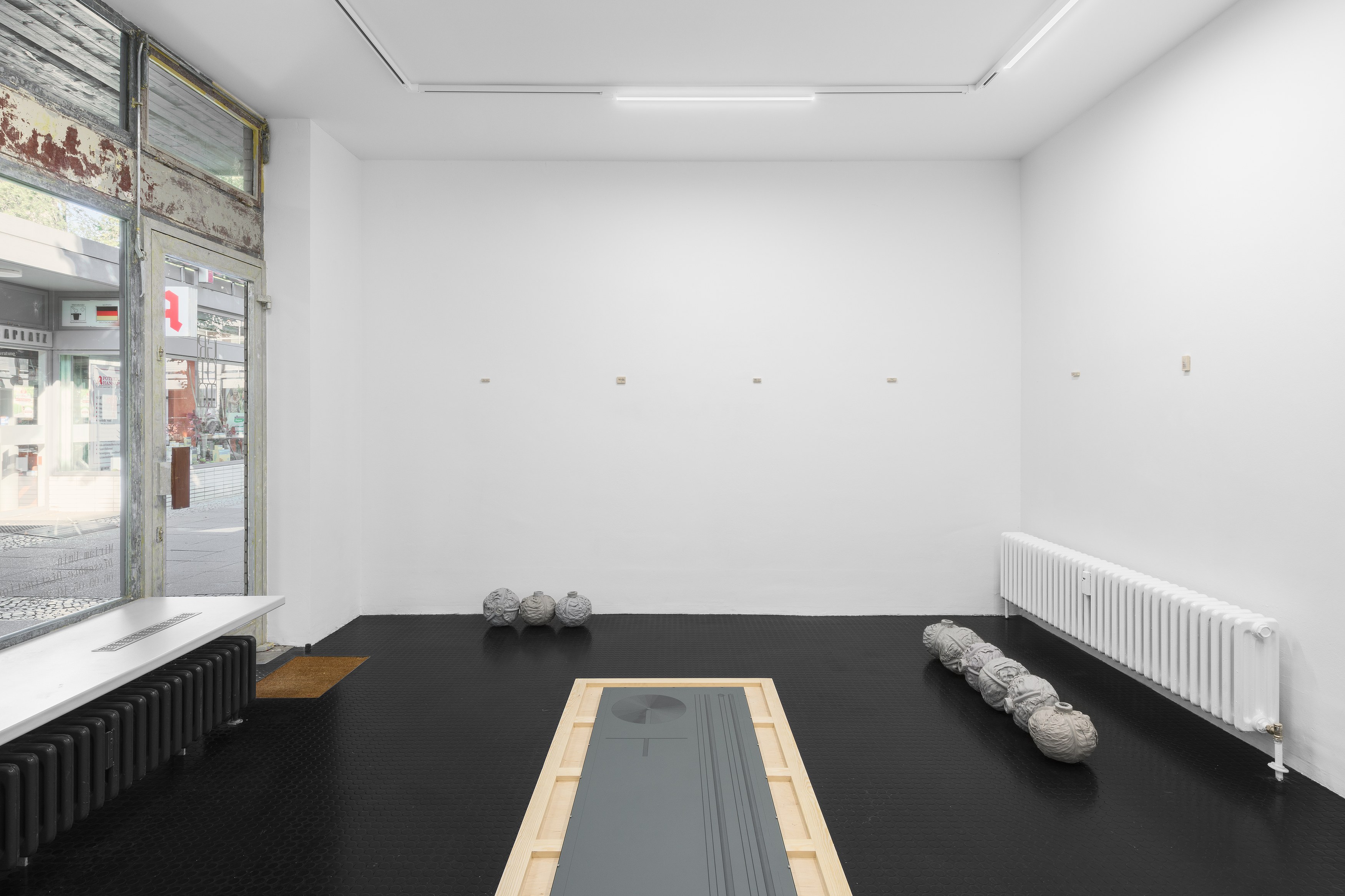 Miriam Umiń, Dissemble Distinctions at GROTTO, photo 2