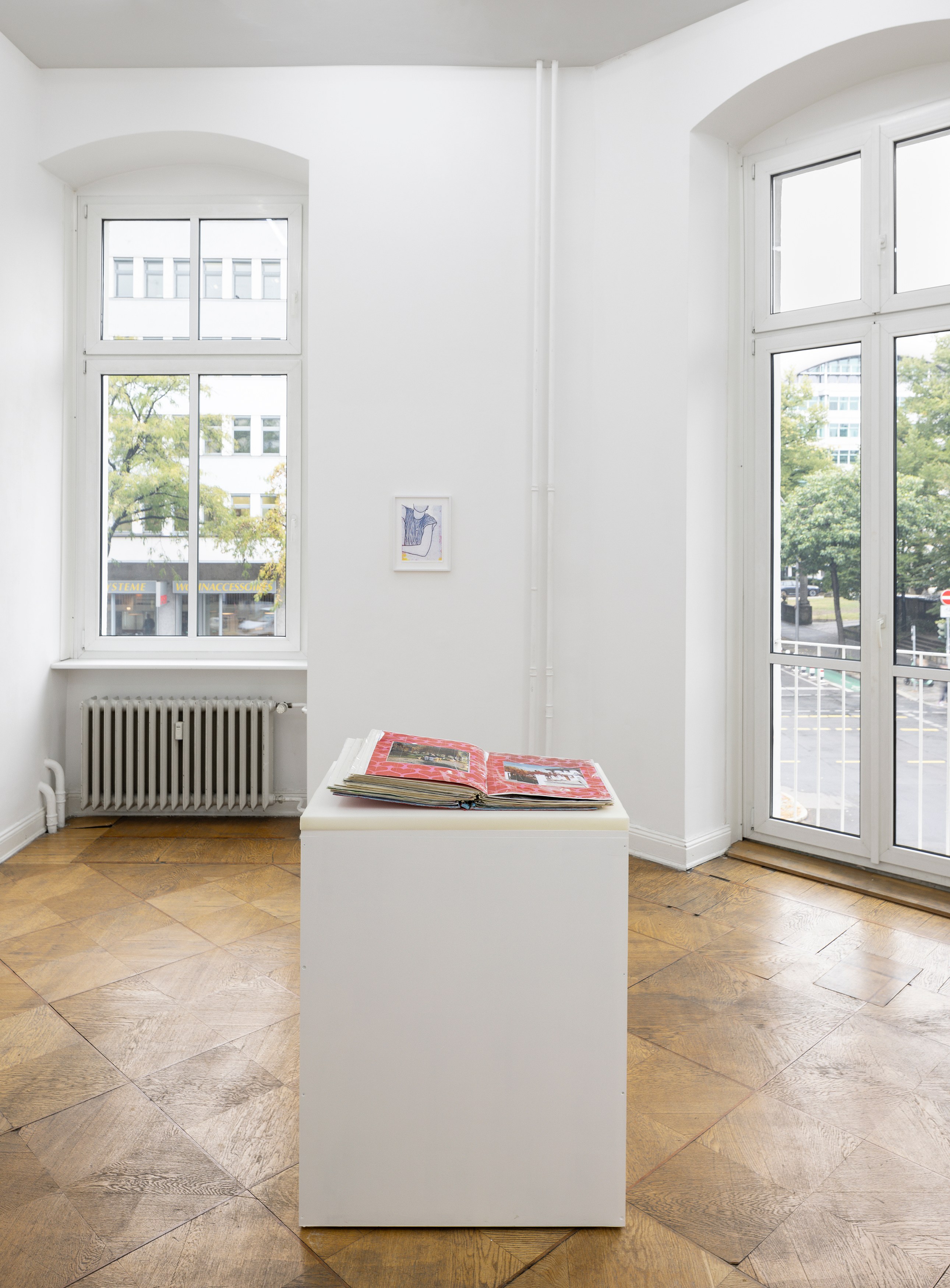 Thomas Cap de Ville, shrugs at Lars Friedrich, photo 2
