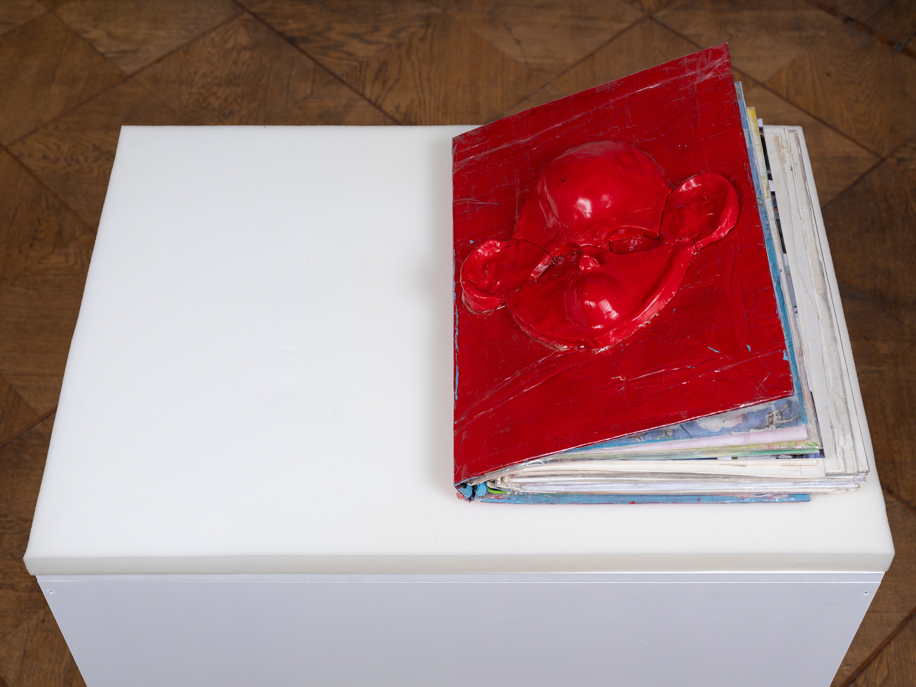 Thomas Cap de Ville, shrugs at Lars Friedrich, photo 5