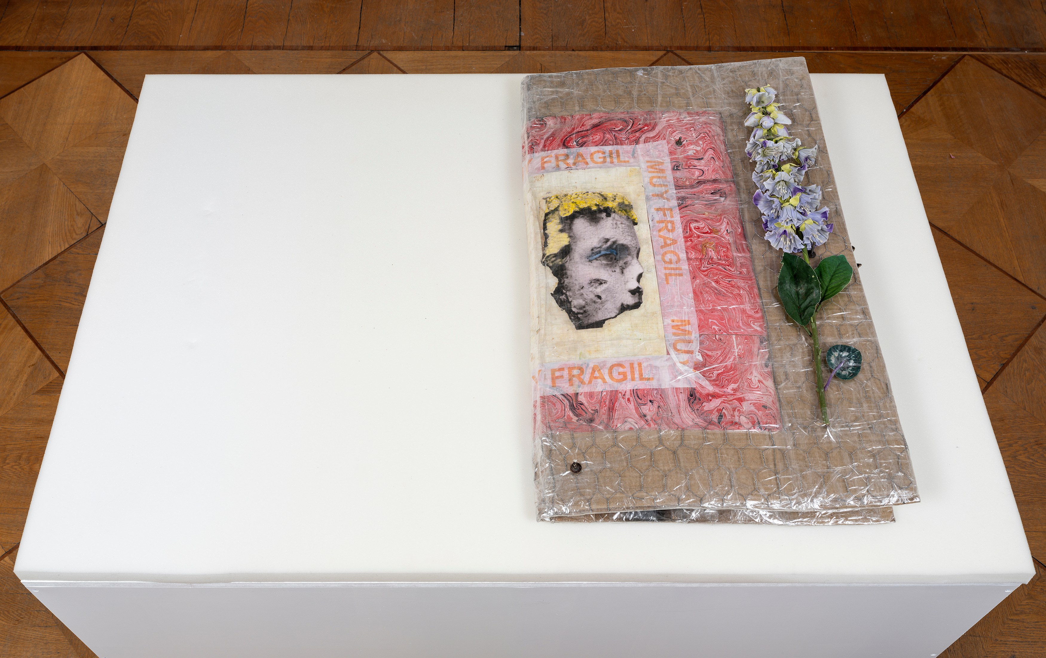 Thomas Cap de Ville, shrugs at Lars Friedrich, photo 14
