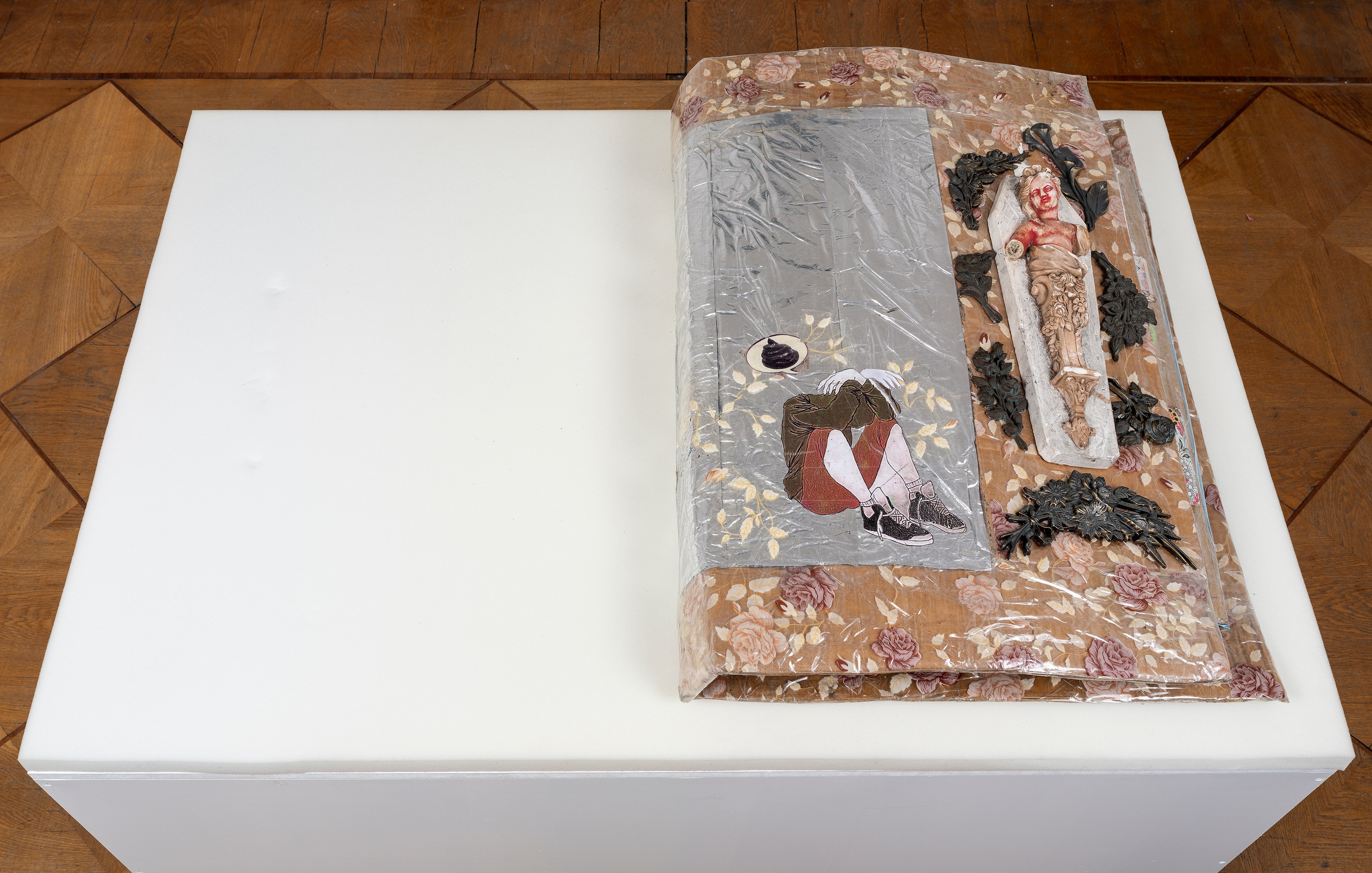 Thomas Cap de Ville, shrugs at Lars Friedrich, photo 17