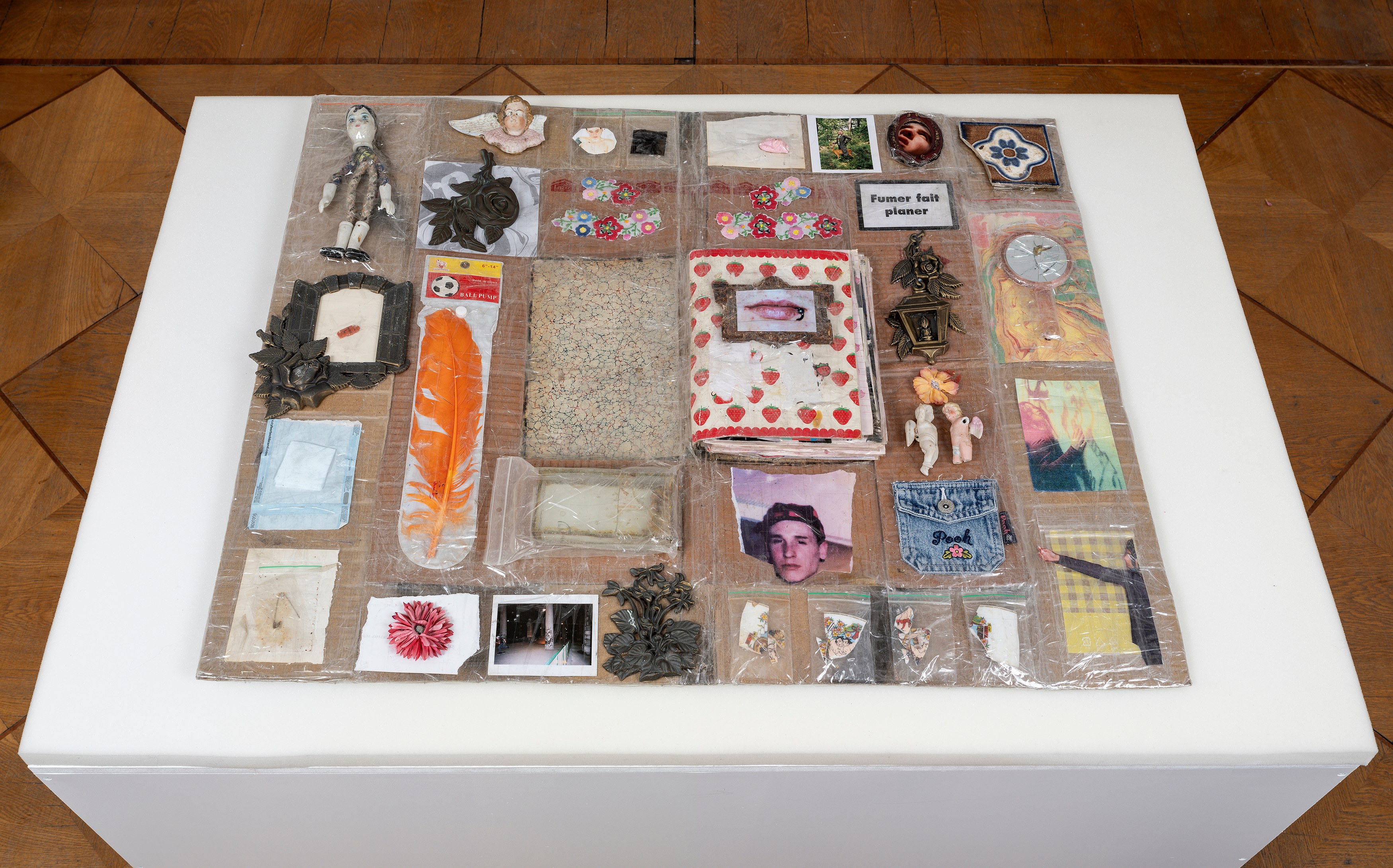 Thomas Cap de Ville, shrugs at Lars Friedrich, photo 15