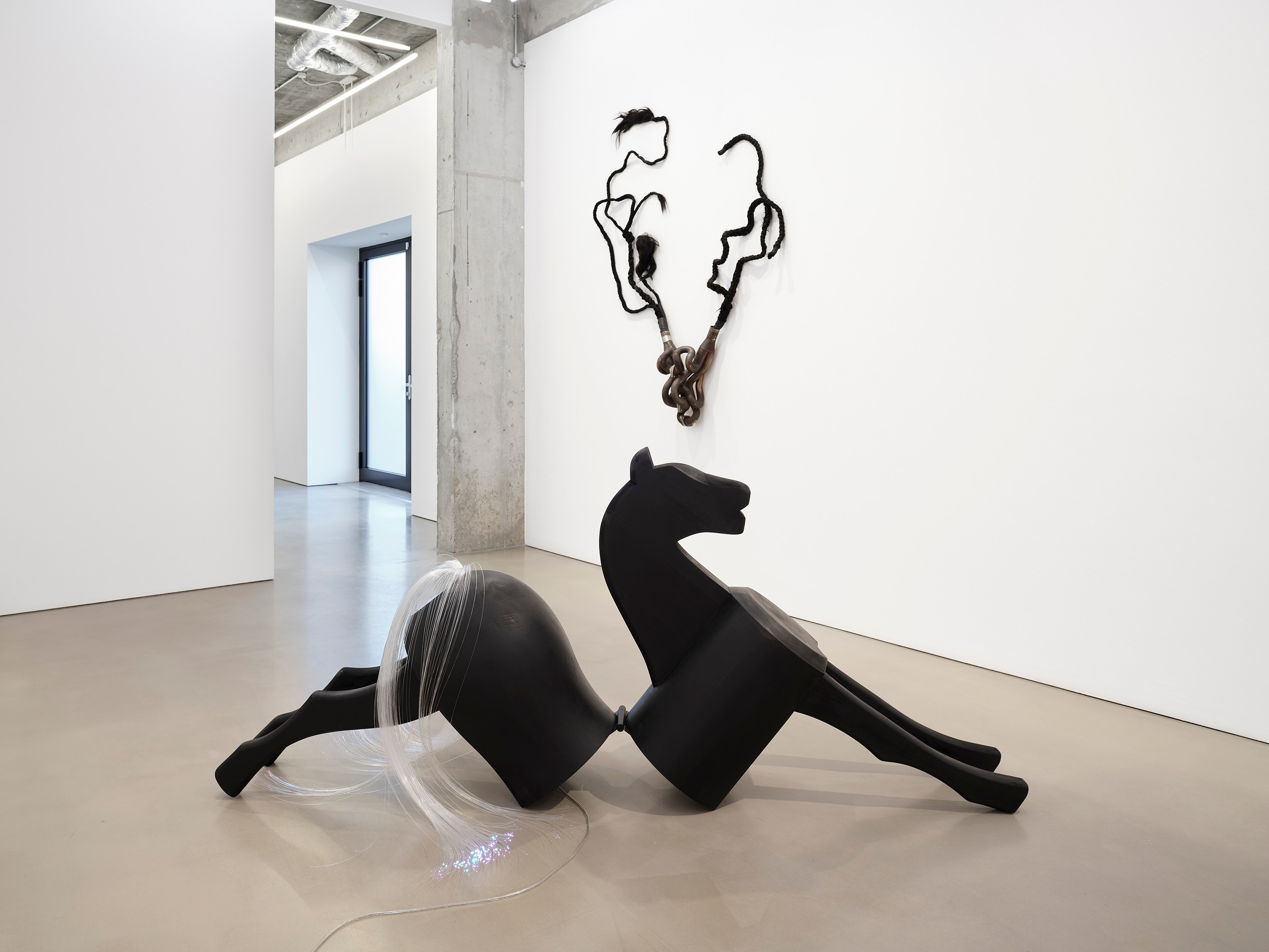 Alexandra Bircken, Gebrochenes Pferd at Museum St, photo 5