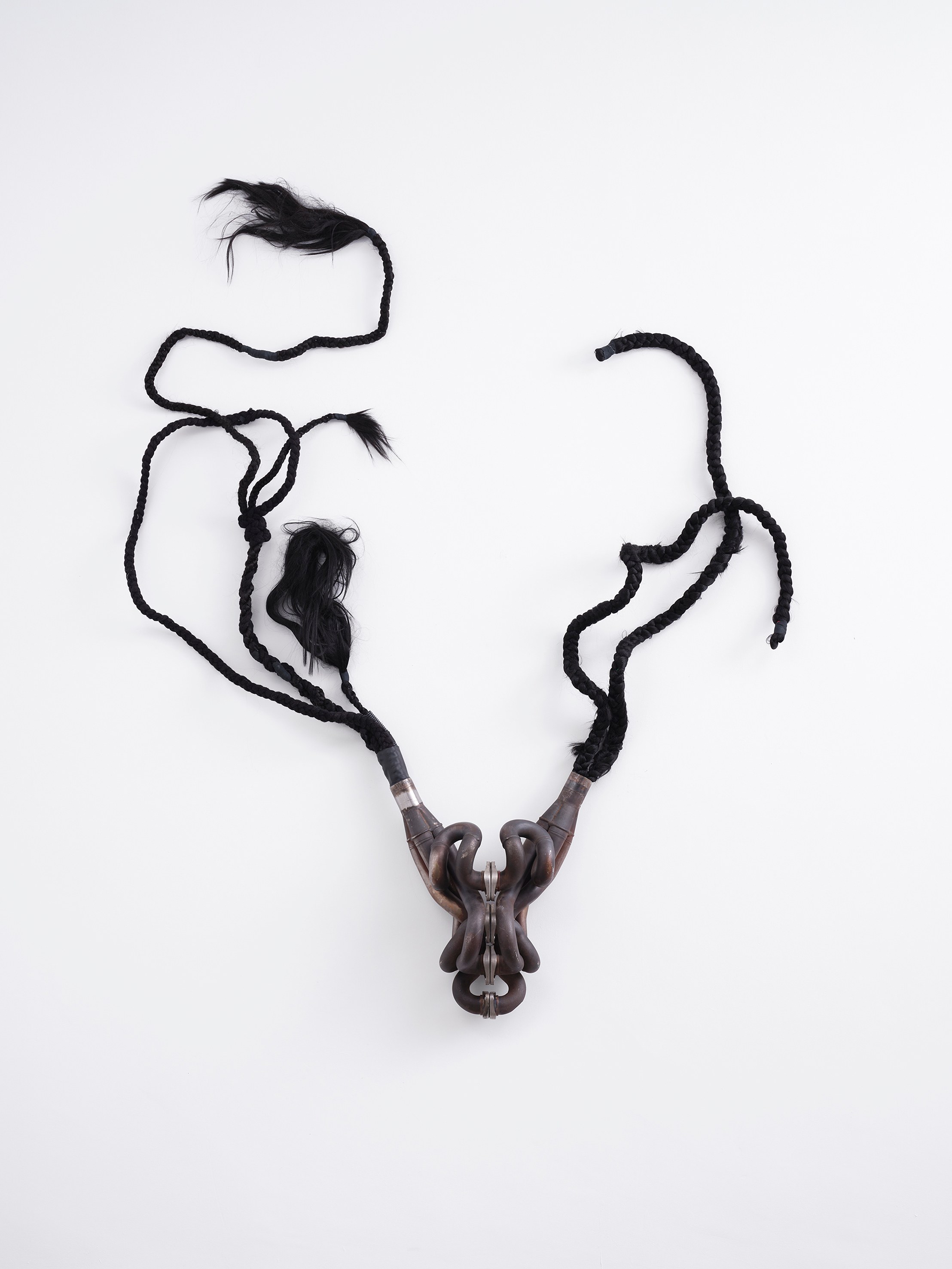 Alexandra Bircken, Gebrochenes Pferd at Museum St, photo 9