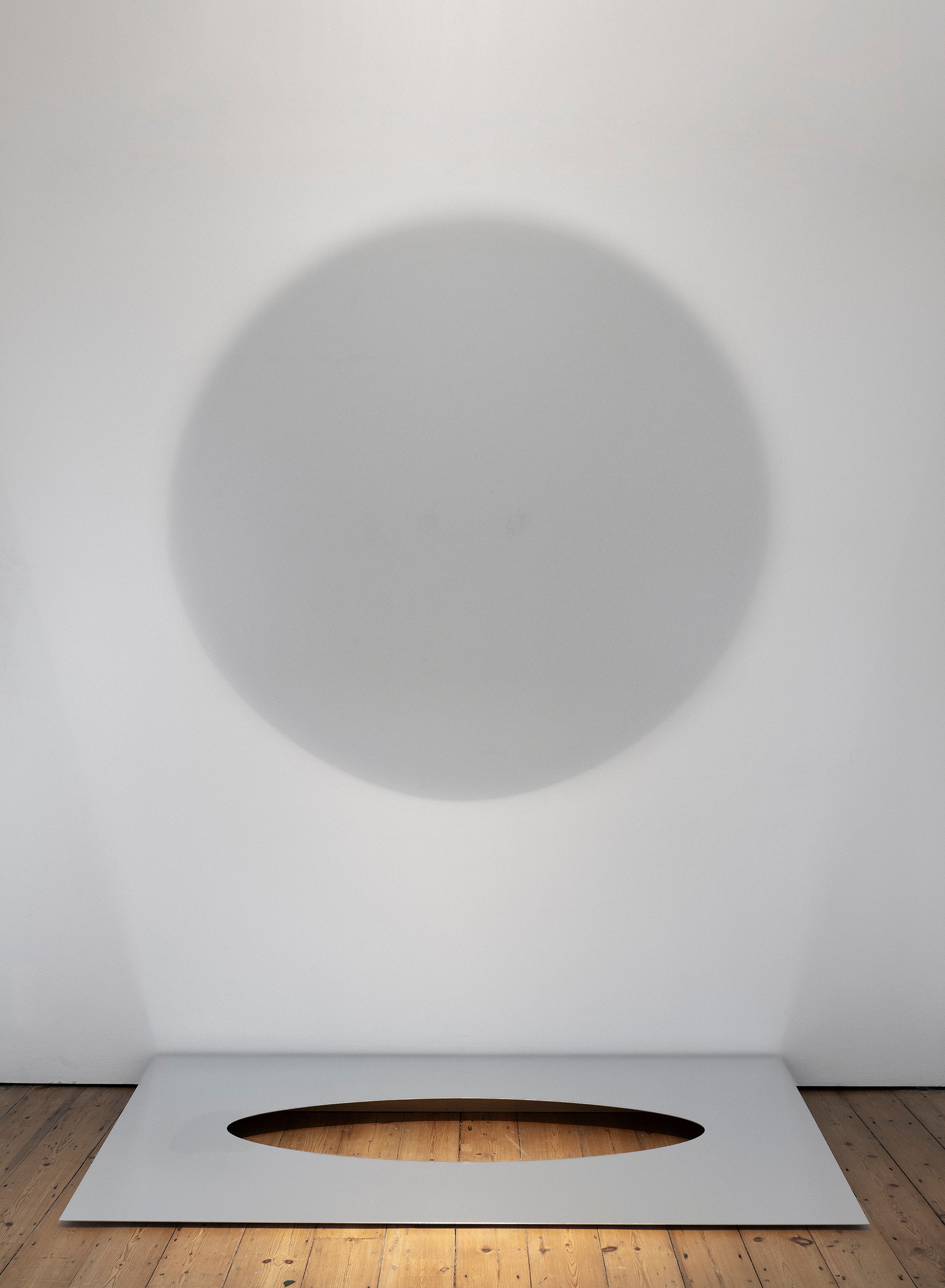 Germaine Kruip, Two Circles, Mirrored at The Approach, photo 13
