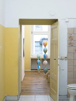 Image 8 of 32