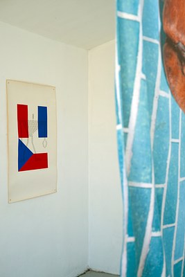 Image 2 of 25