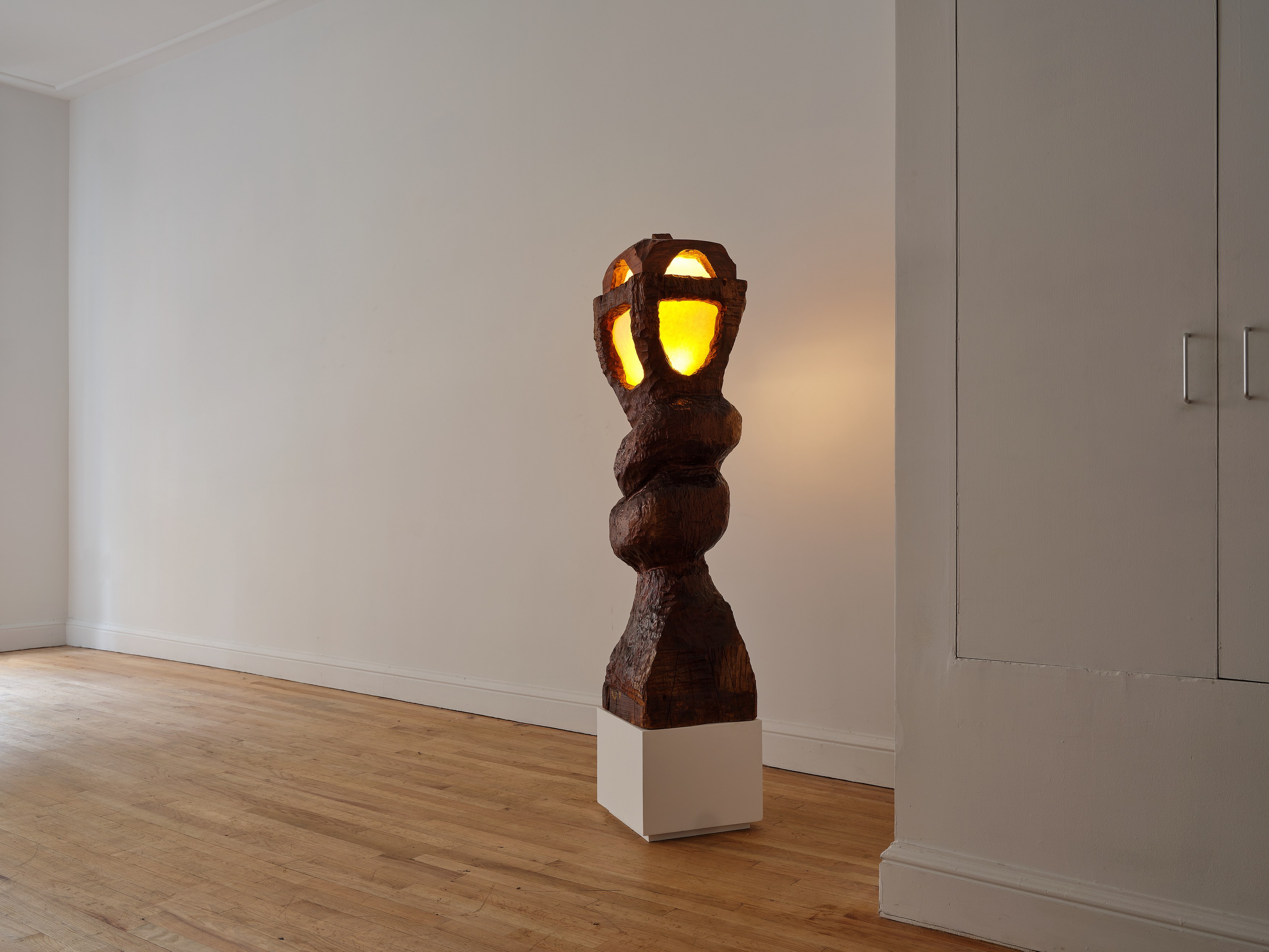 Milly Skellington, An Alternate Ending to a Tale of Two Cities: in Wood and Stone at Galerie Timonier, photo 9