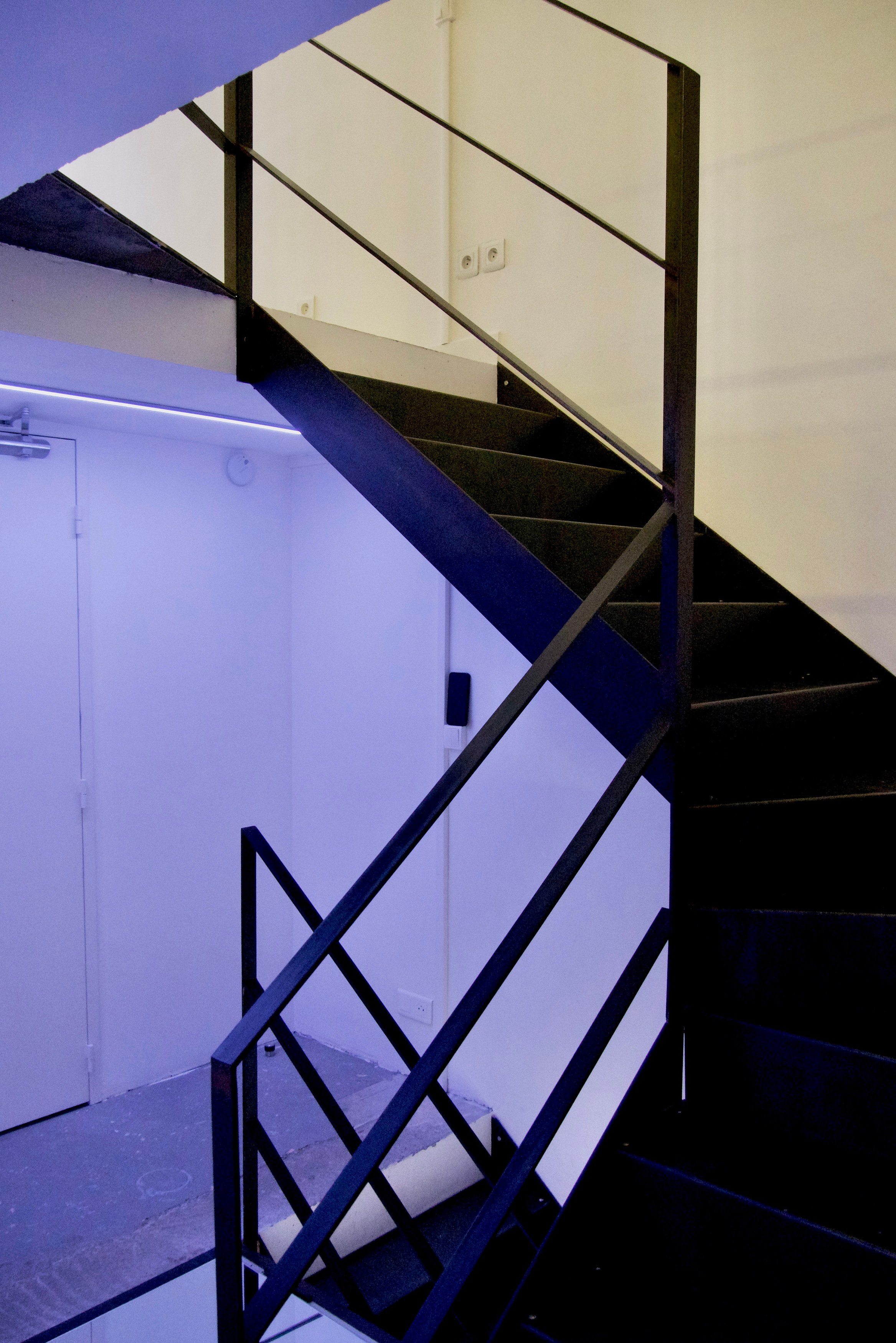 Charlotte Moth, Dim glows at Marcelle Alix, photo 10
