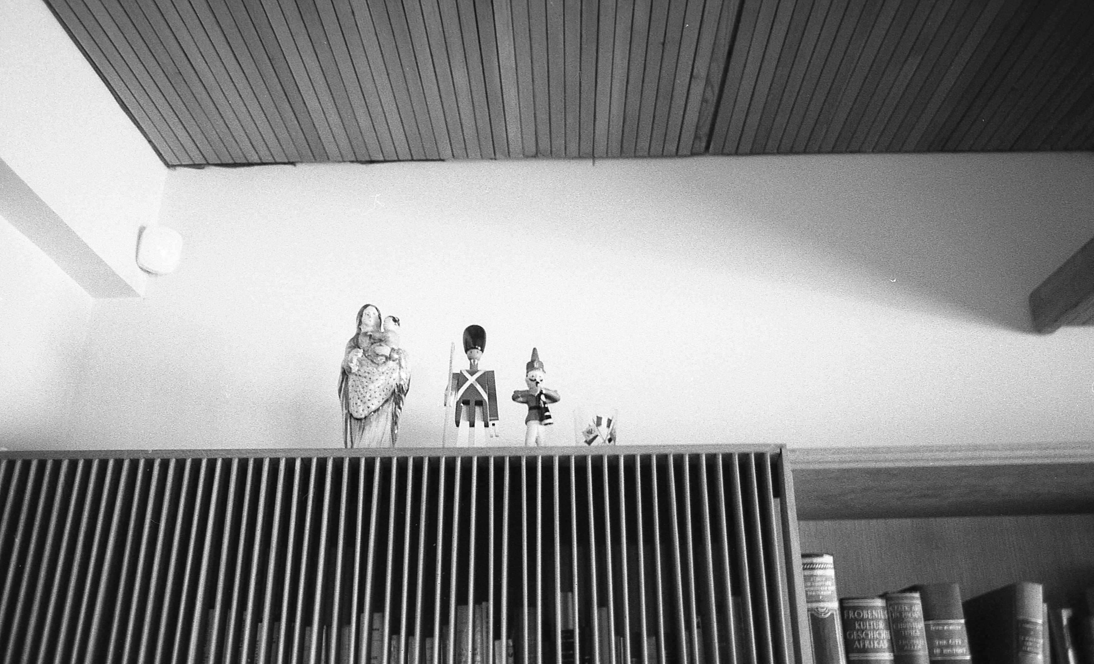 Charlotte Moth, Dim glows at Marcelle Alix, photo 42