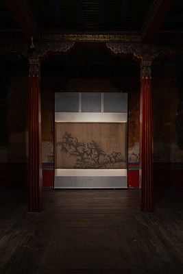 Image 4 of 39