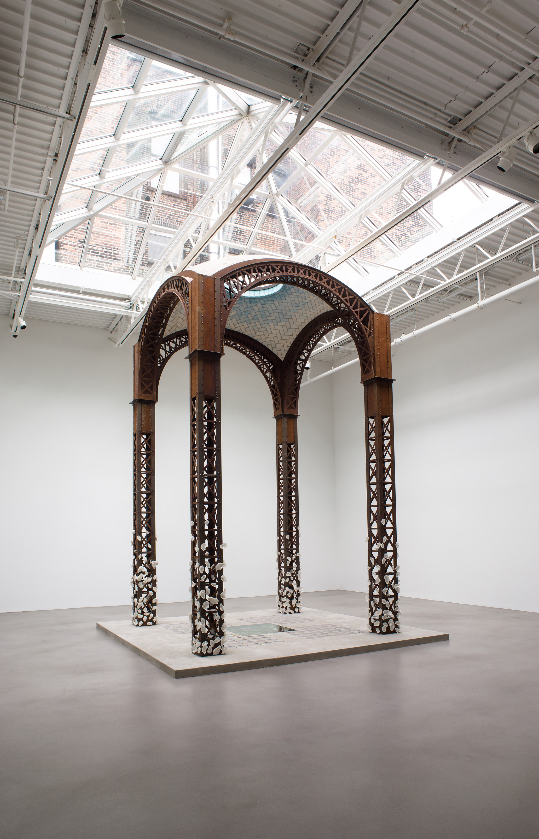 Keith Edmier, Regeneratrix at Petzel, photo 4