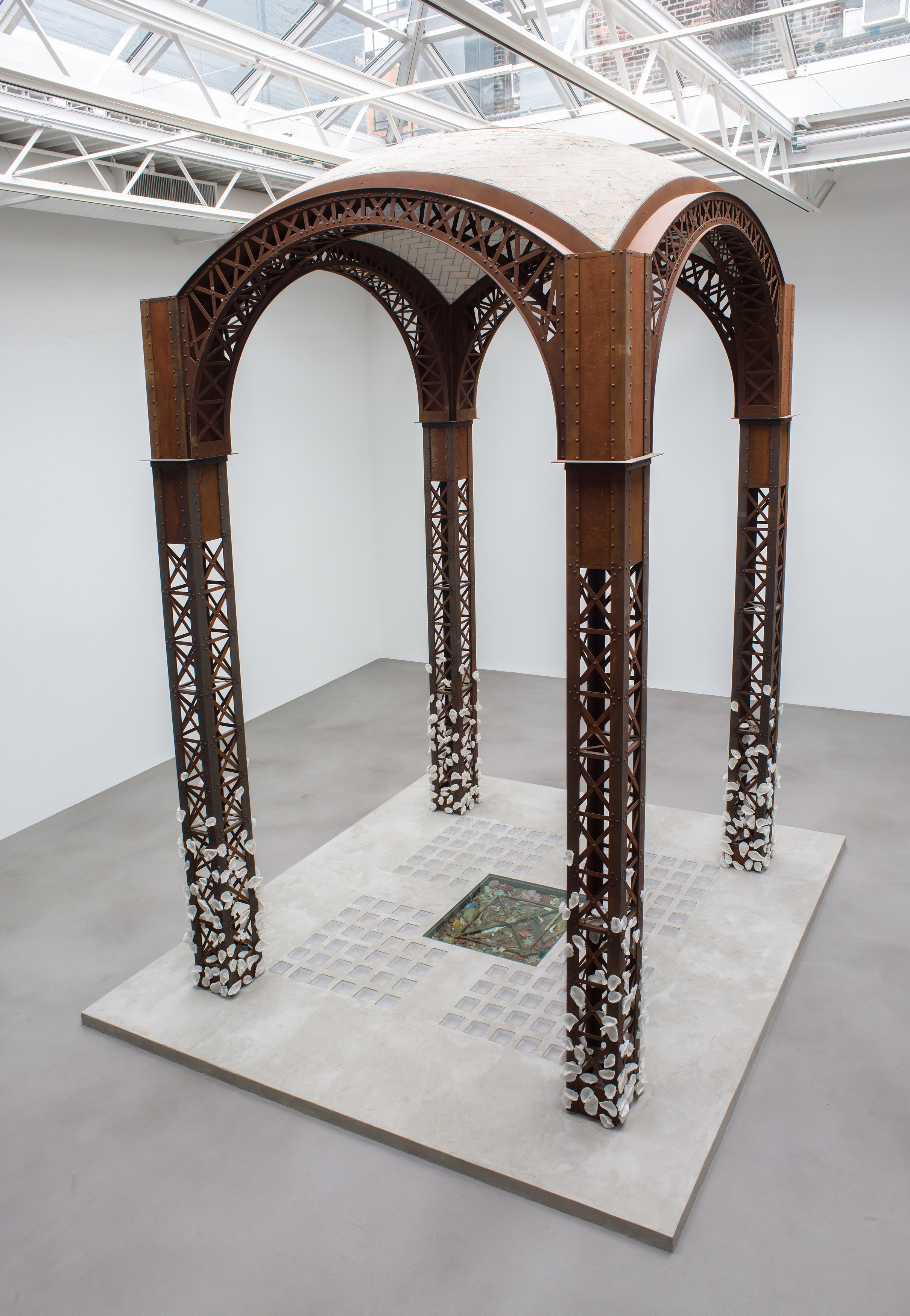 Keith Edmier, Regeneratrix at Petzel, photo 5