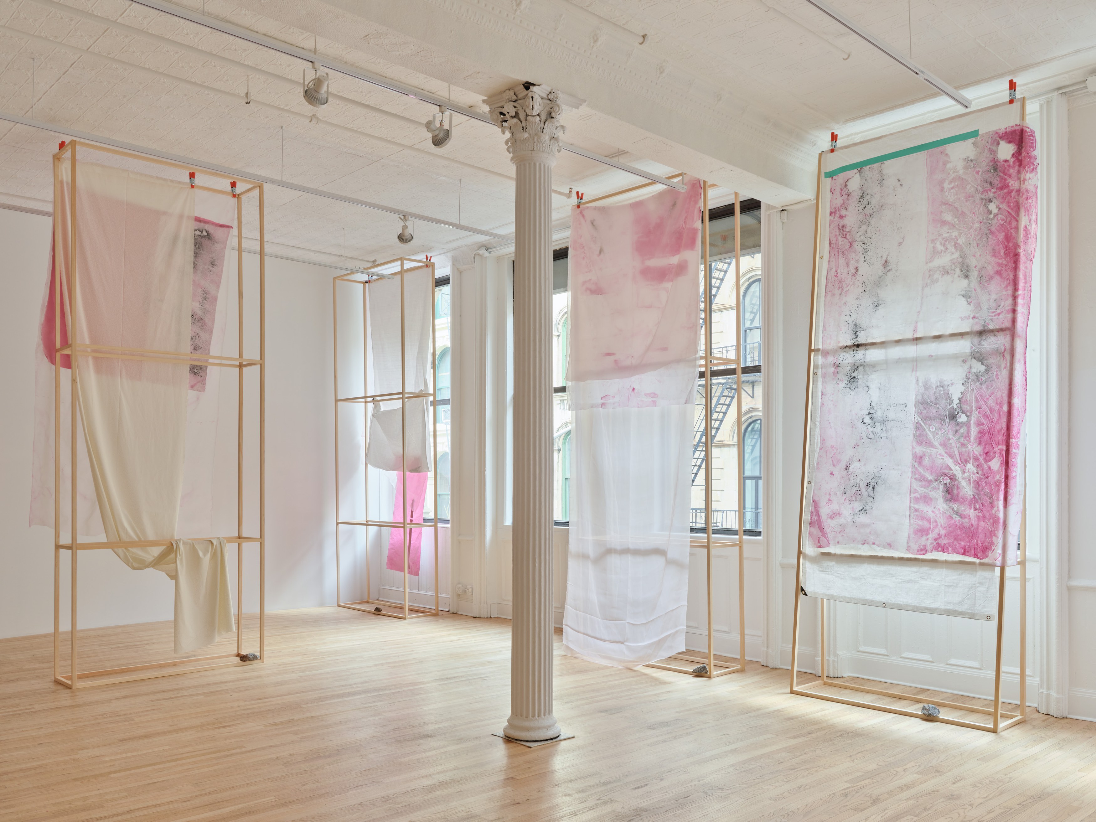 Duane Linklater, Dressing at Bortolami, photo 5