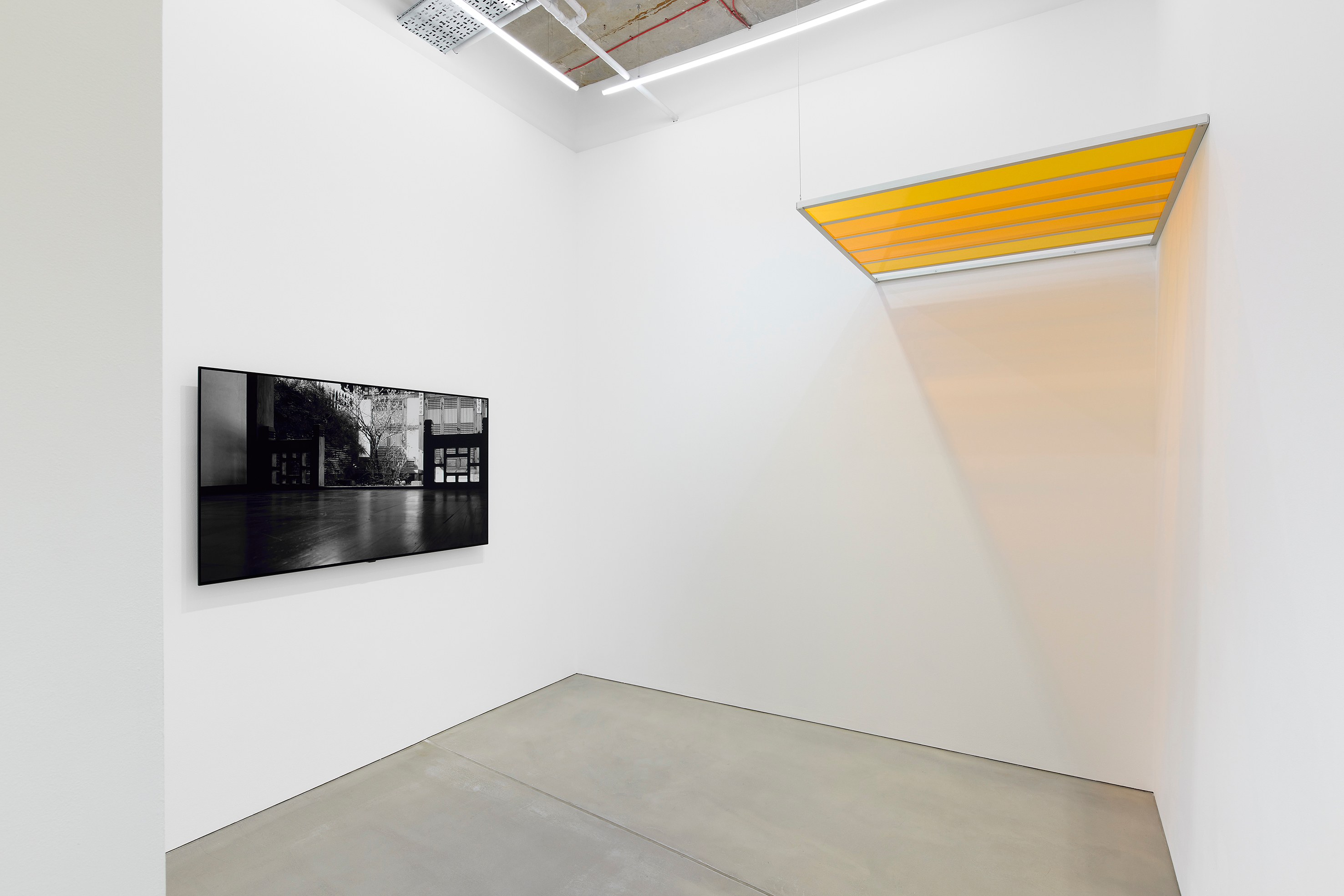 Liam Gillick, The Sleepwalkers at Studio M, photo 2
