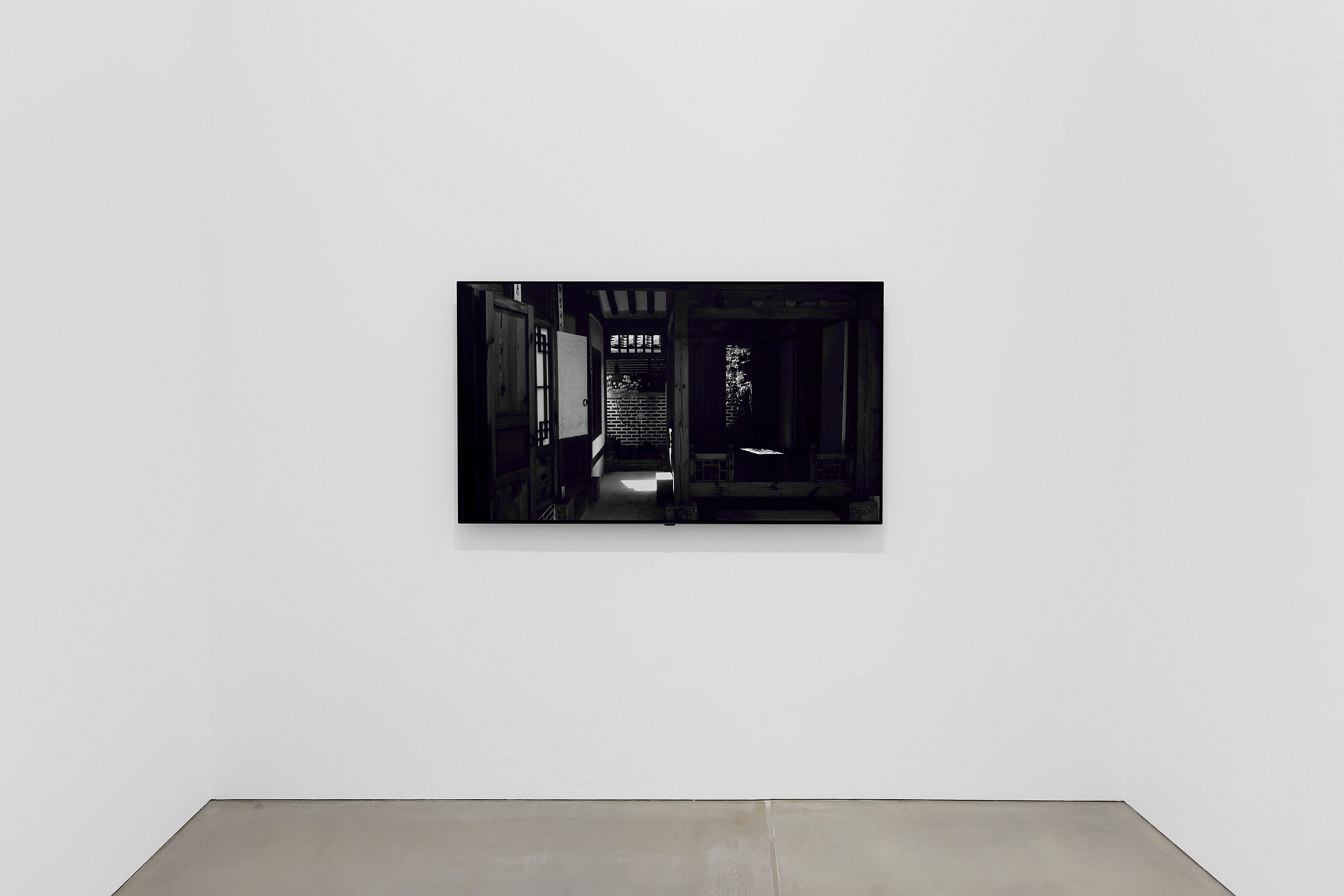 Liam Gillick, The Sleepwalkers at Studio M, photo 3