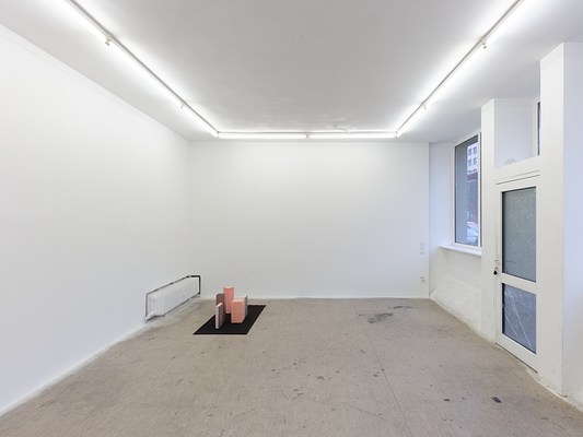 Image 2 of 7
