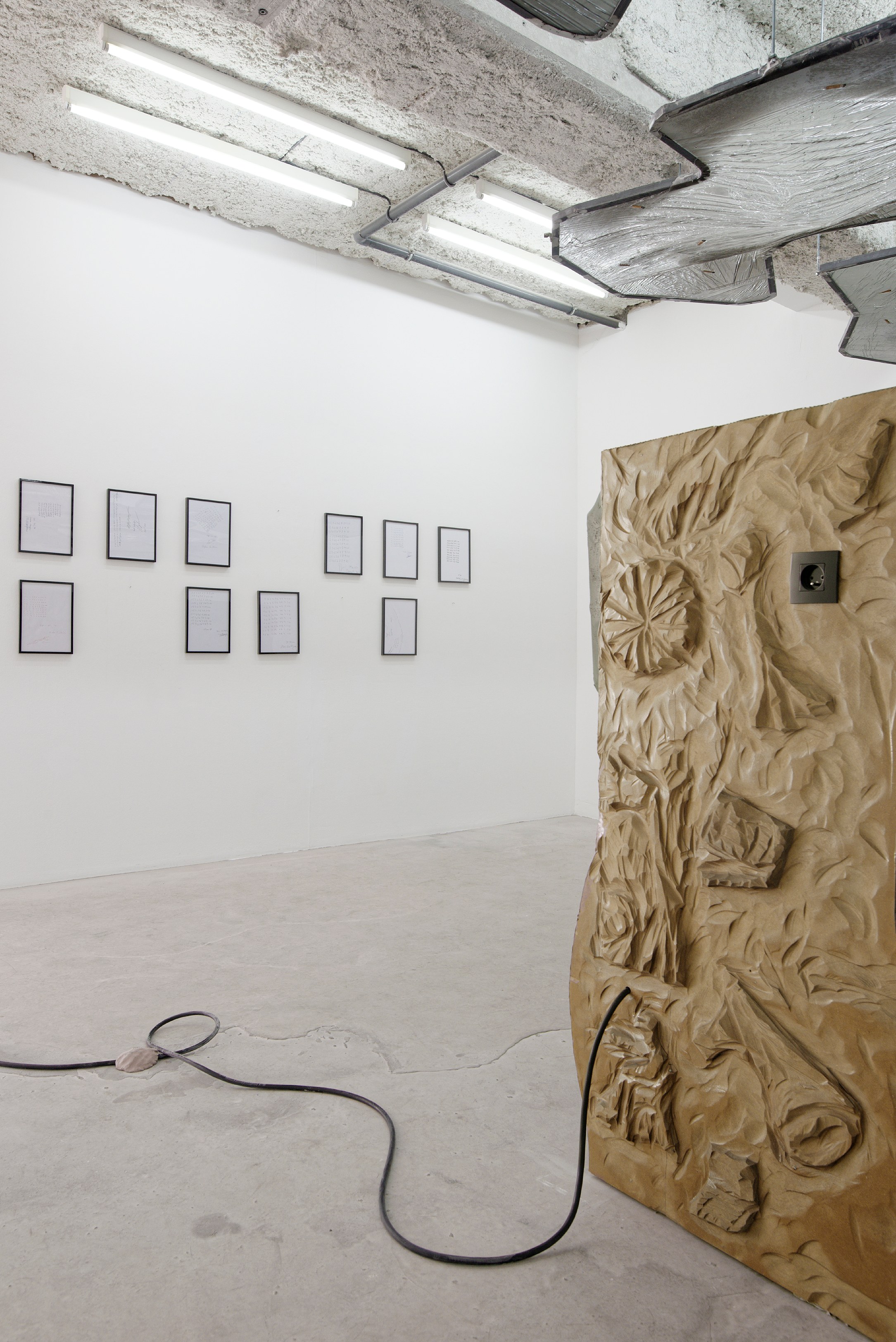 Neïl Beloufa, Neoliberal at Galerie Balice Hertling, photo 10