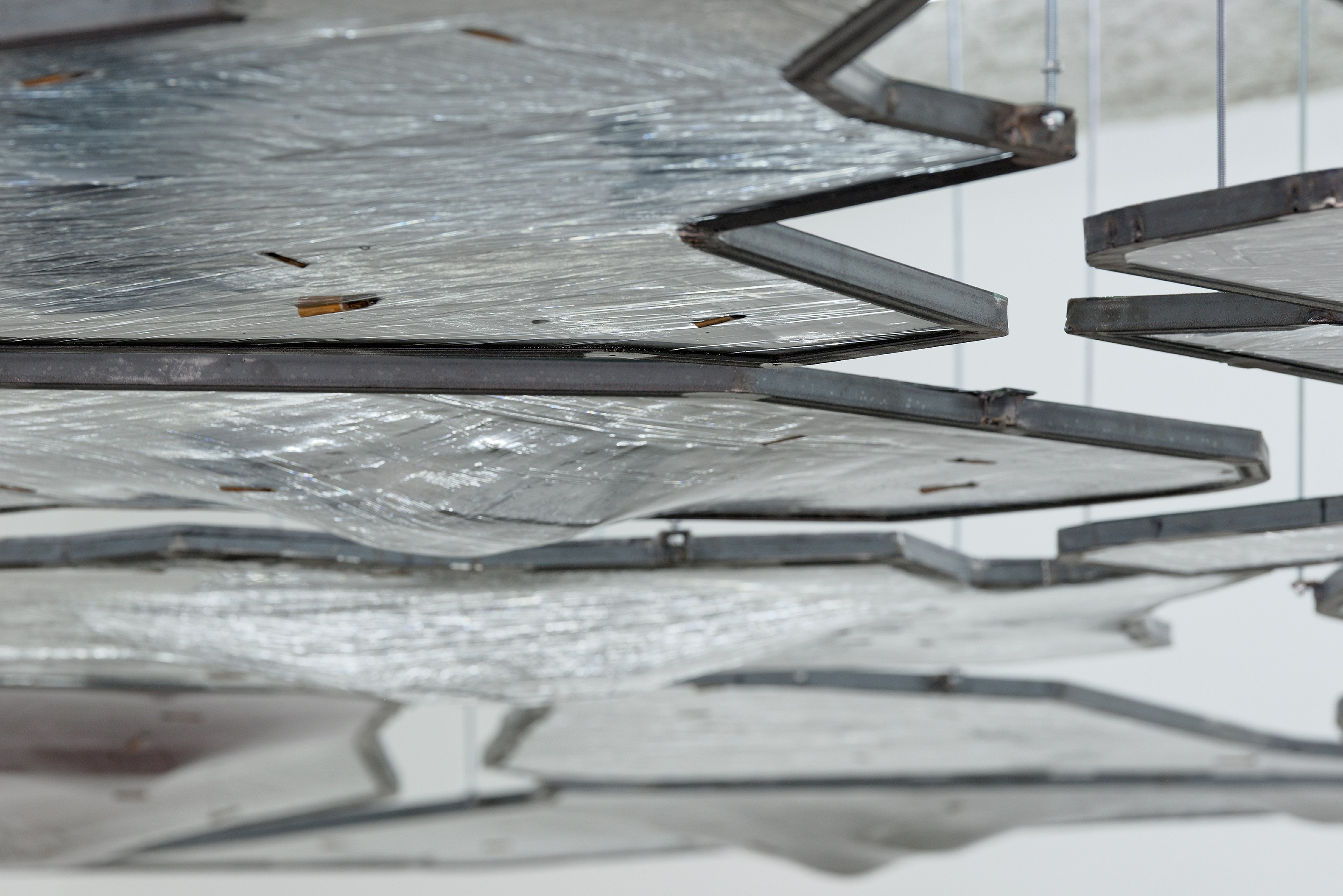 Neïl Beloufa, Neoliberal at Galerie Balice Hertling, photo 13