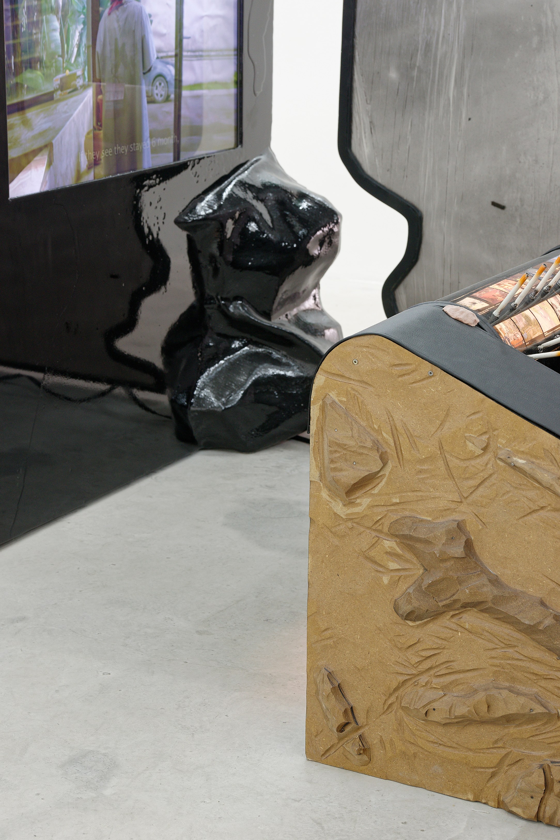 Neïl Beloufa, Neoliberal at Galerie Balice Hertling, photo 15
