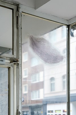 Image 7 of 28