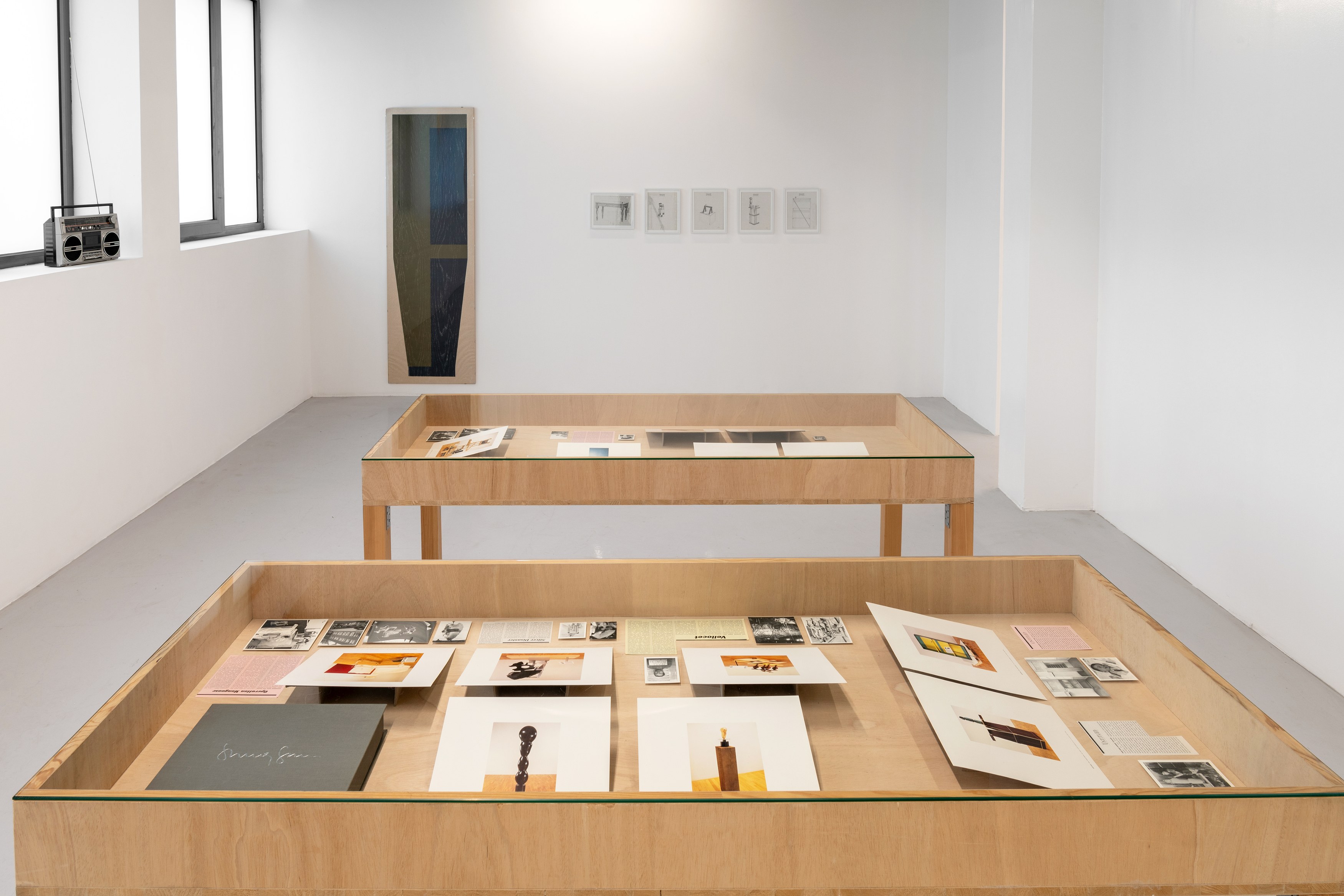 Ronald Jones, Clock in a Radio at Air de Paris, photo 8
