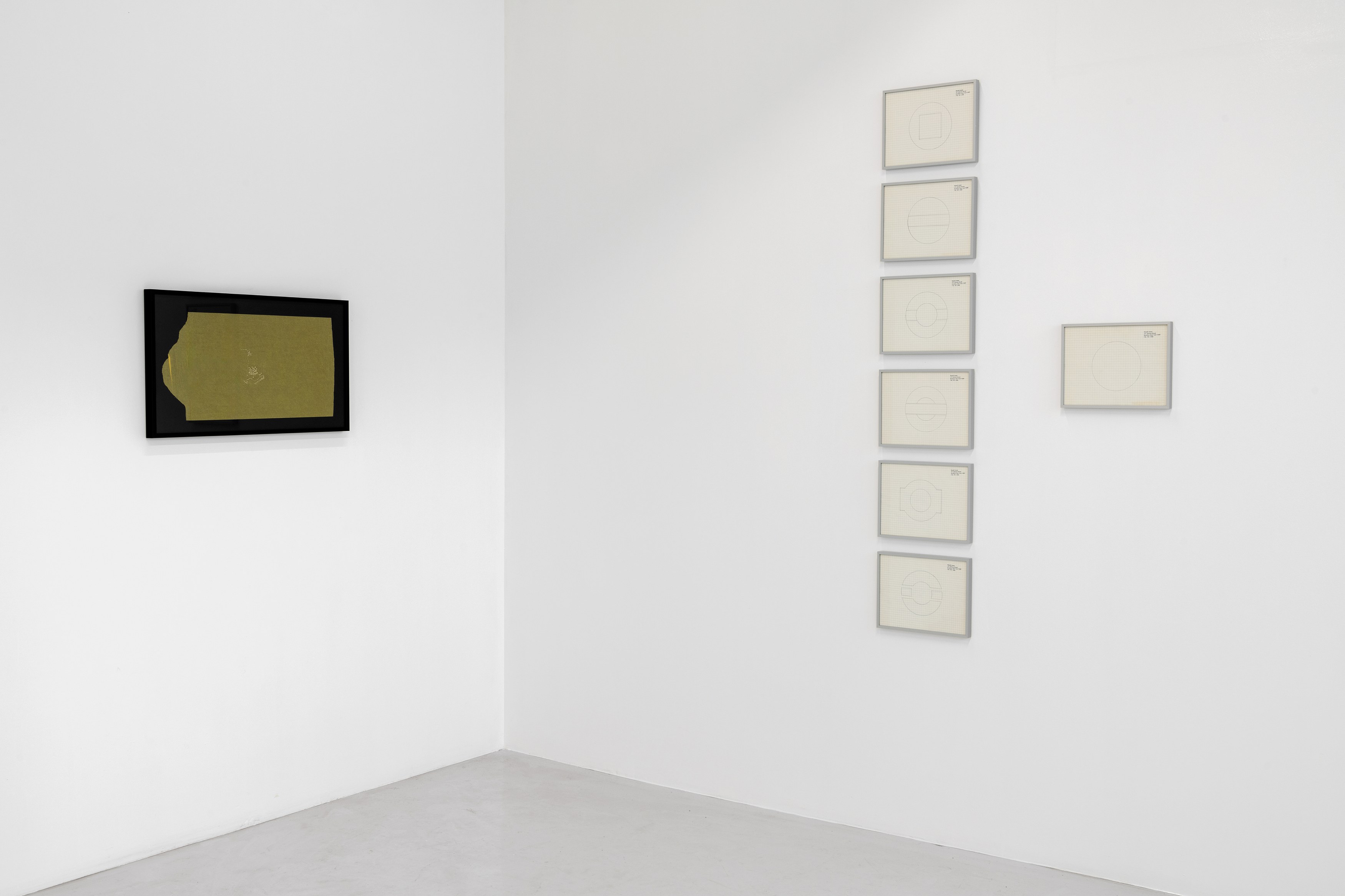 Ronald Jones, Clock in a Radio at Air de Paris, photo 12