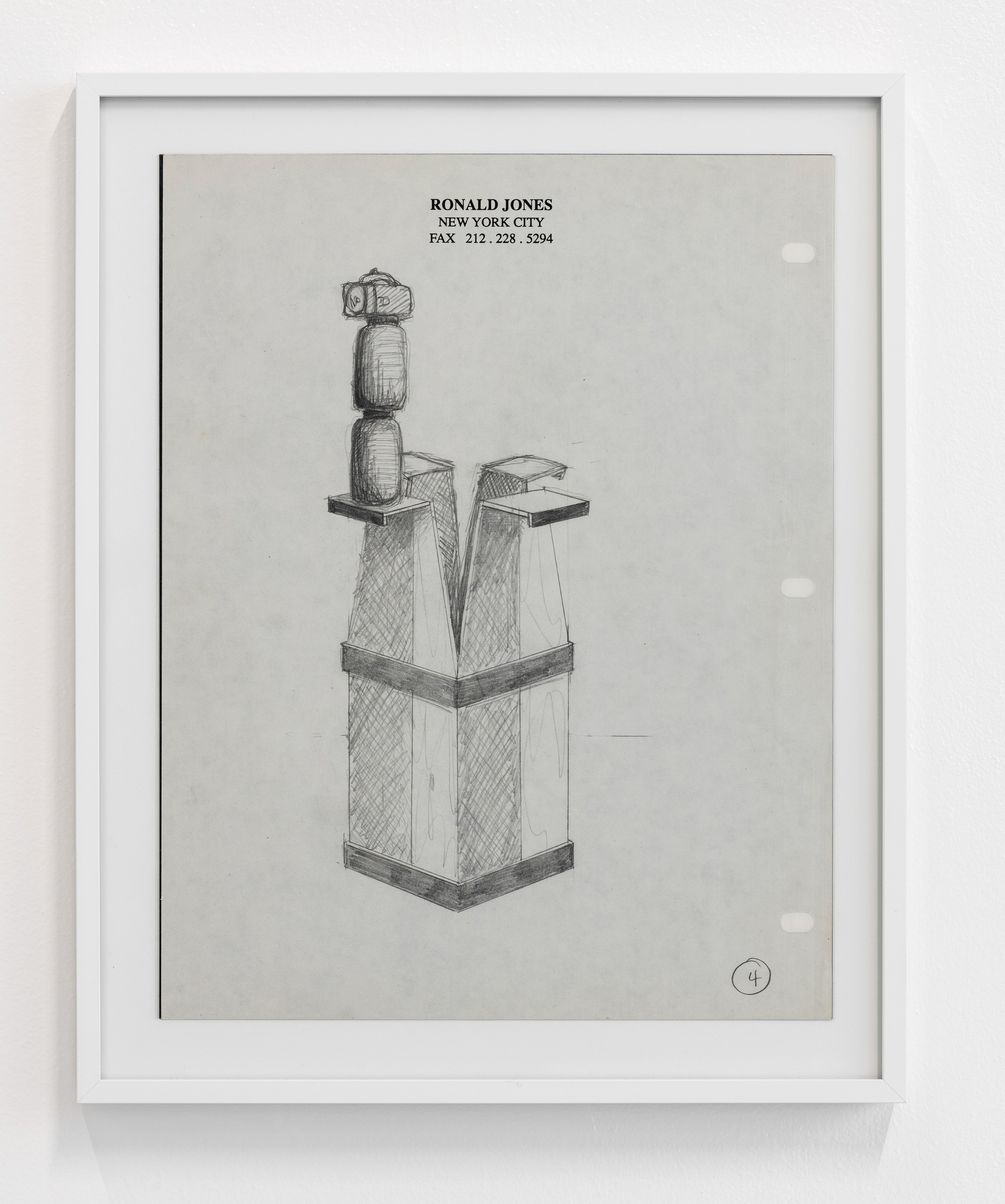 Ronald Jones, Clock in a Radio at Air de Paris, photo 28