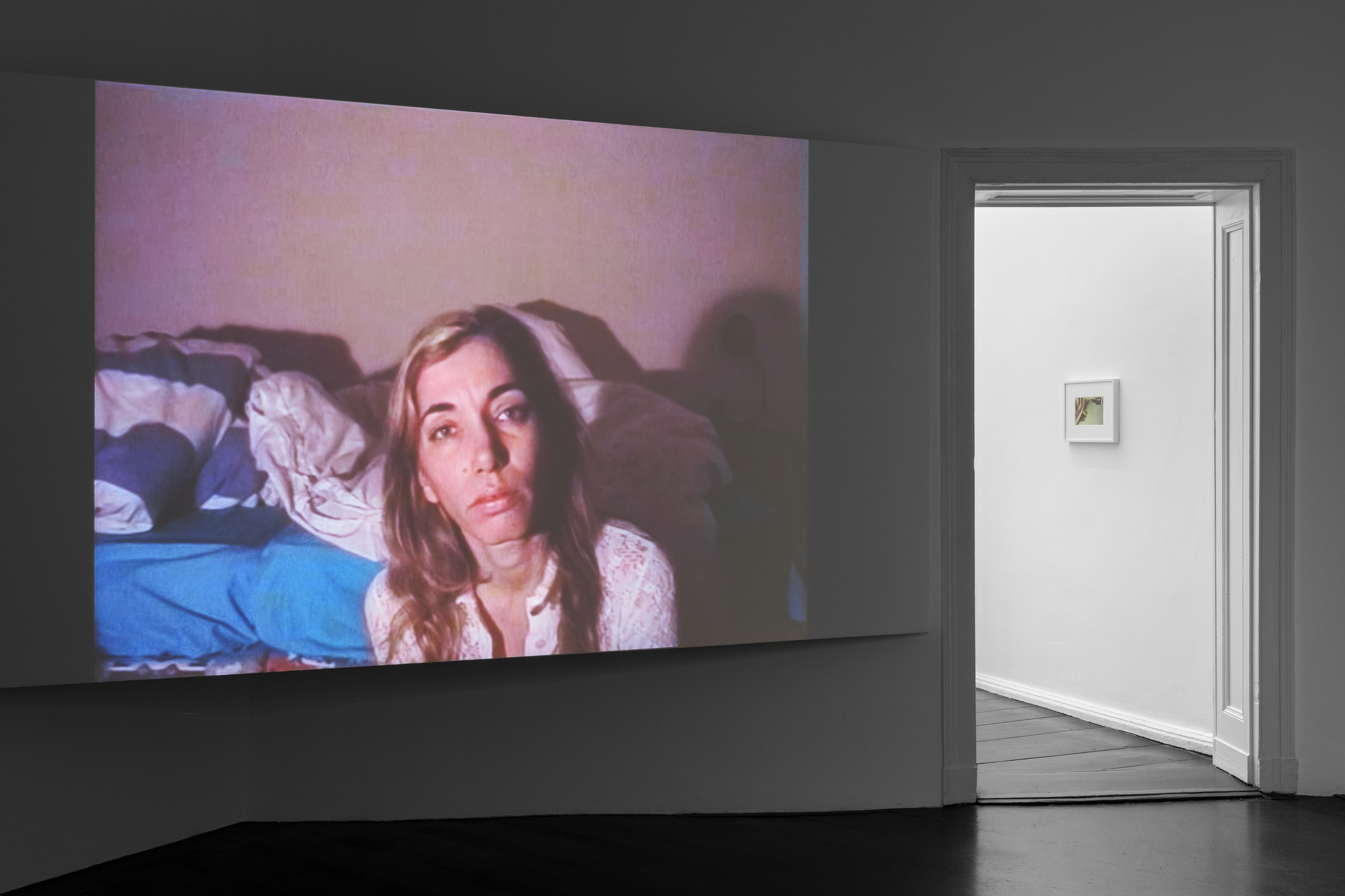 Ellen Cantor, Annie Ernaux & Marc Marie, Bedroom, Christmas Morning at Isabella Bortolozzi, photo 18