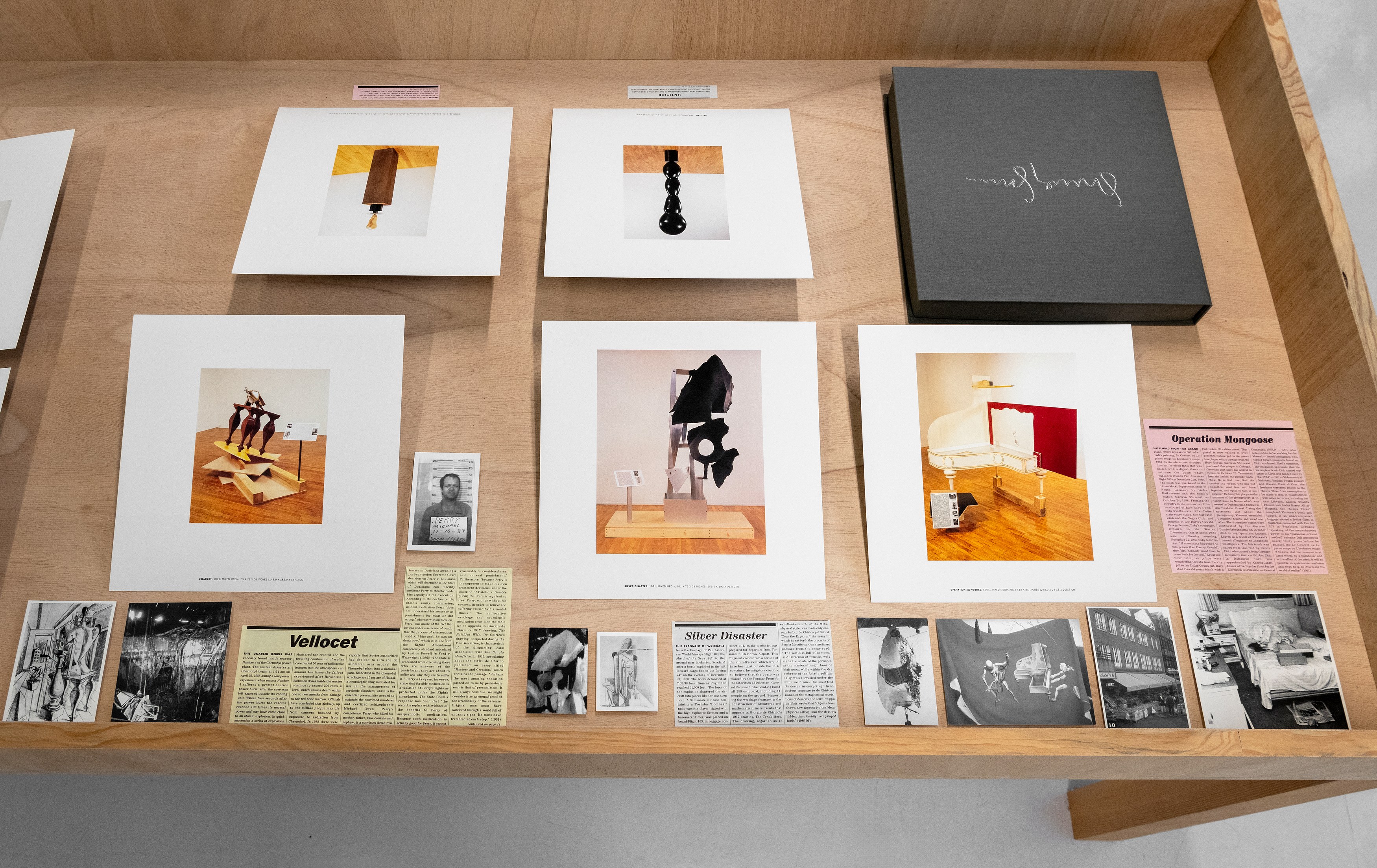 Ronald Jones, Clock in a Radio at Air de Paris, photo 37