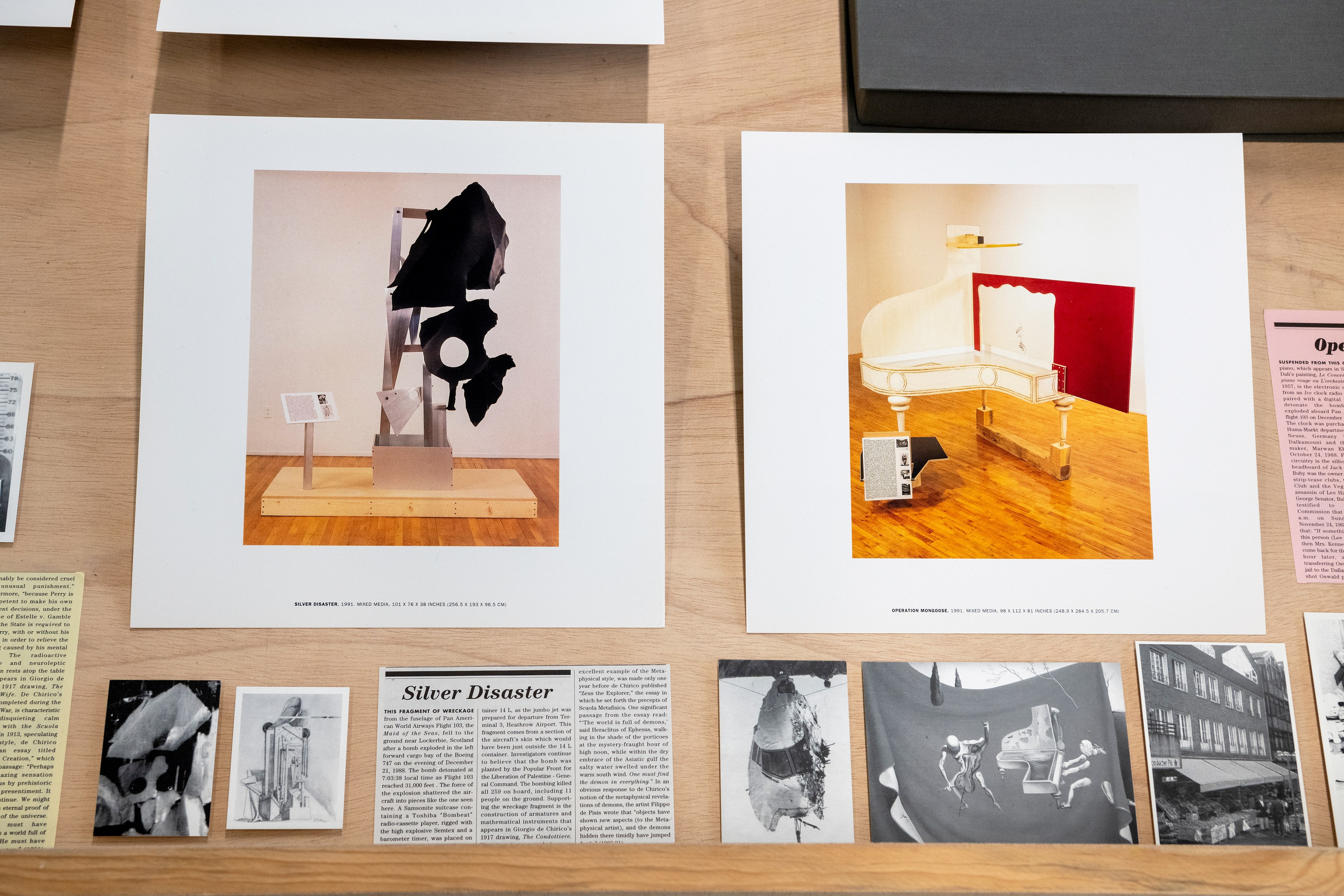 Ronald Jones, Clock in a Radio at Air de Paris, photo 39