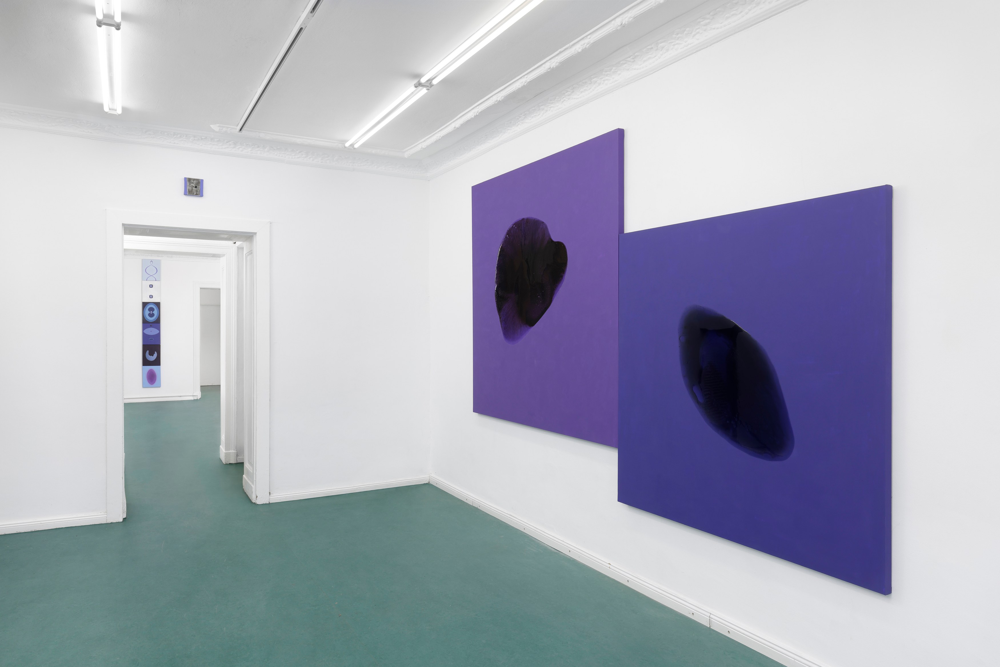 Kami Mierzvvinsk, Where the Night Softens at Galerie Noah Klink, photo 5