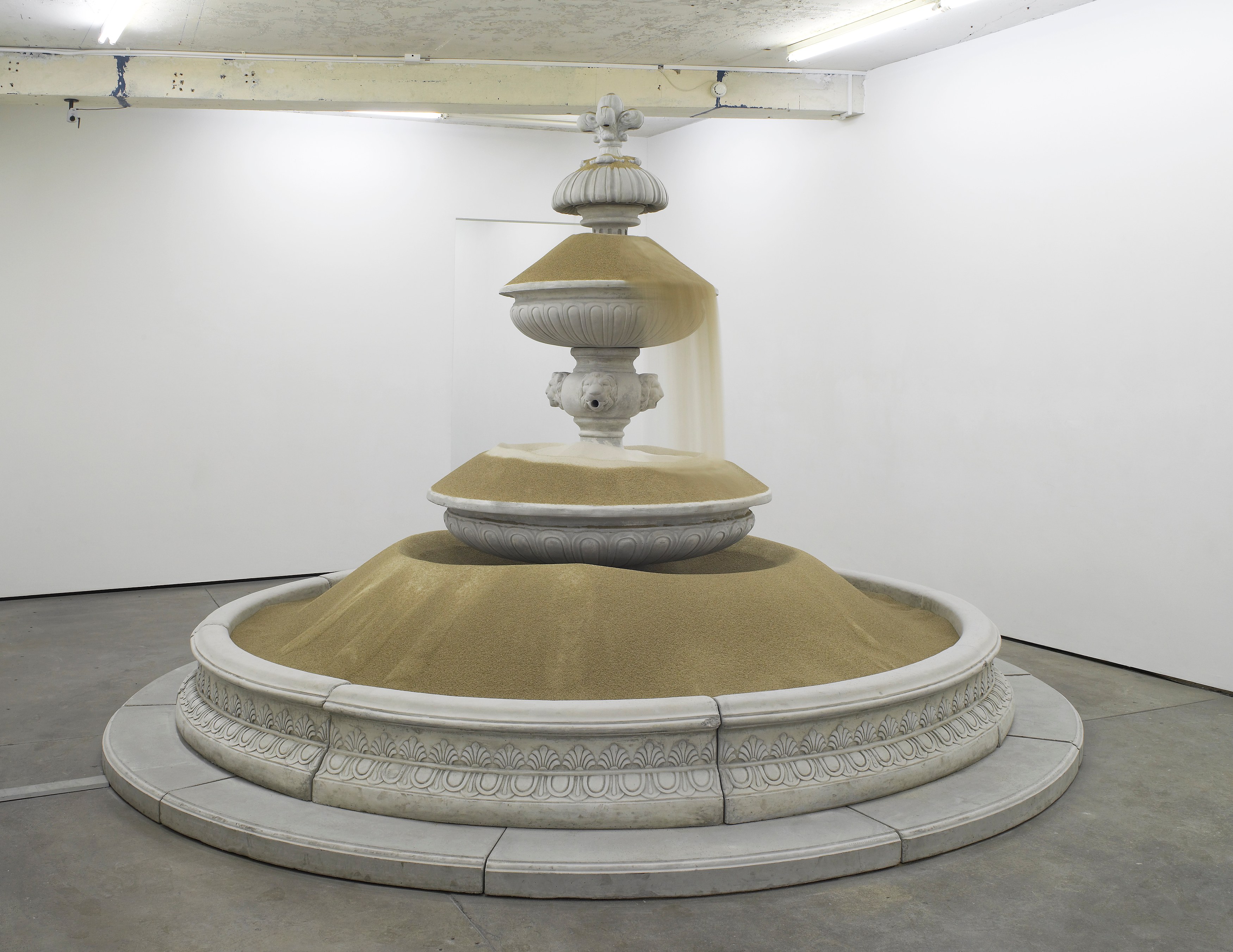 Klaus Weber, ALL BODIES FALL EQUALLY FAST at Museum St, photo 3