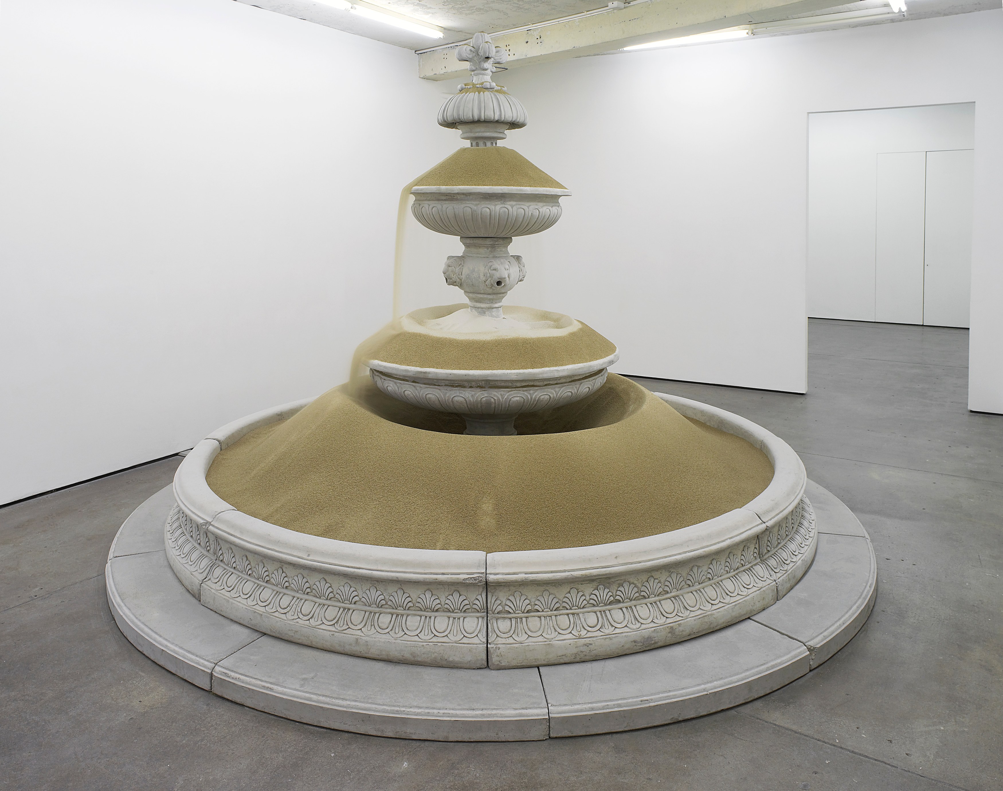 Klaus Weber, ALL BODIES FALL EQUALLY FAST at Museum St, photo 4