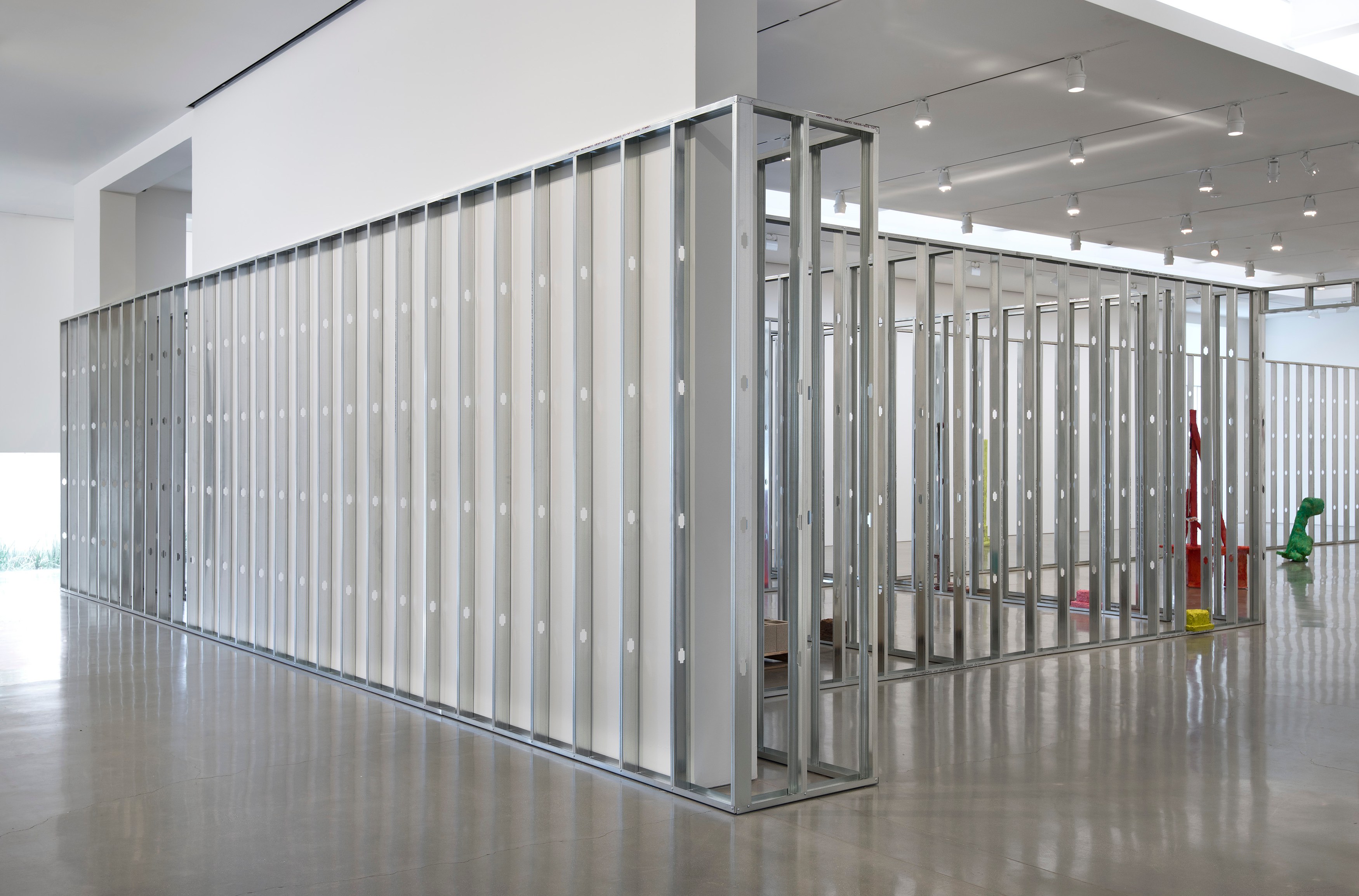 Rachel Harrison, Three Young Framers at Regen Projects, photo 17