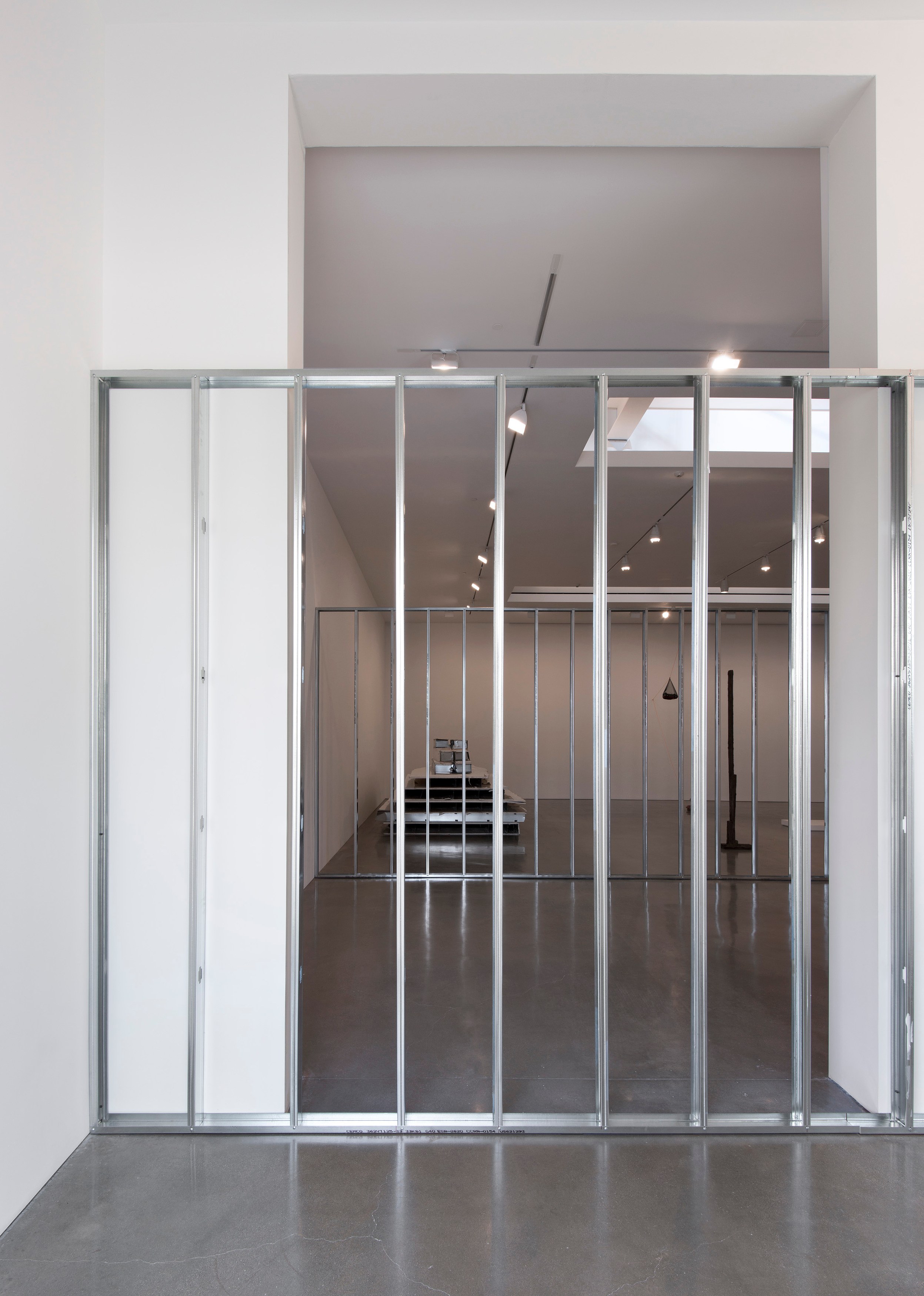 Rachel Harrison, Three Young Framers at Regen Projects, photo 27