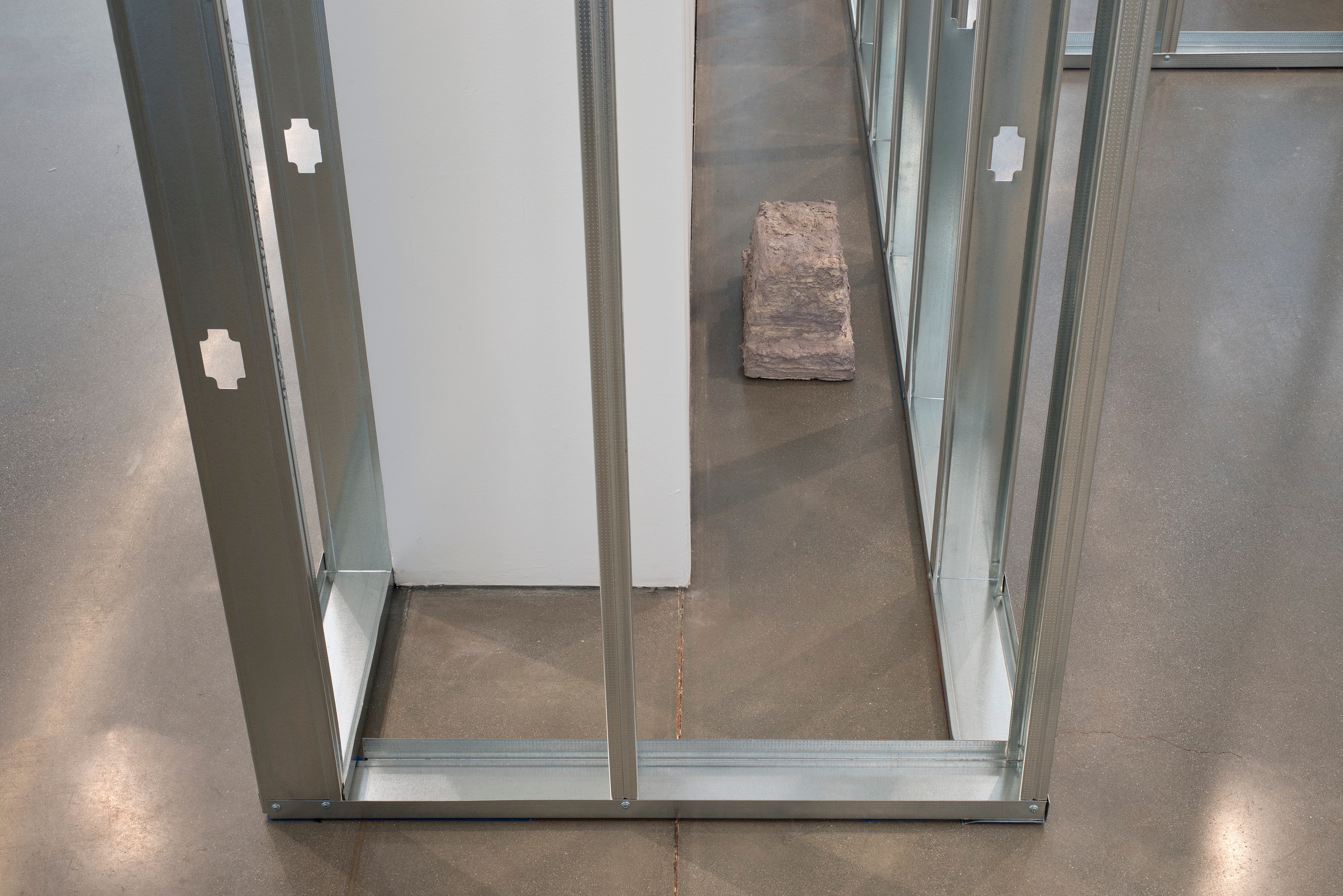 Rachel Harrison, Three Young Framers at Regen Projects, photo 64