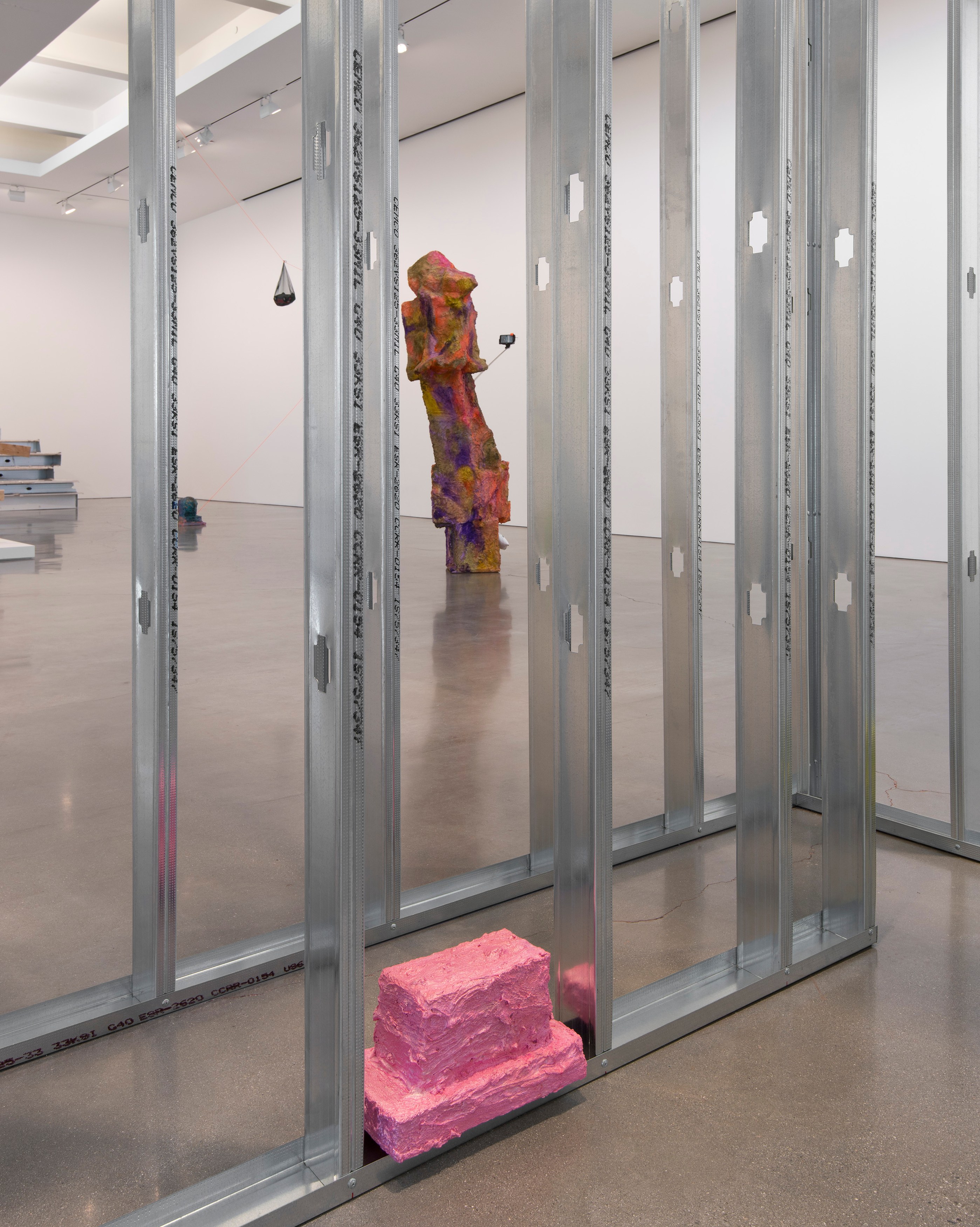 Rachel Harrison, Three Young Framers at Regen Projects, photo 68