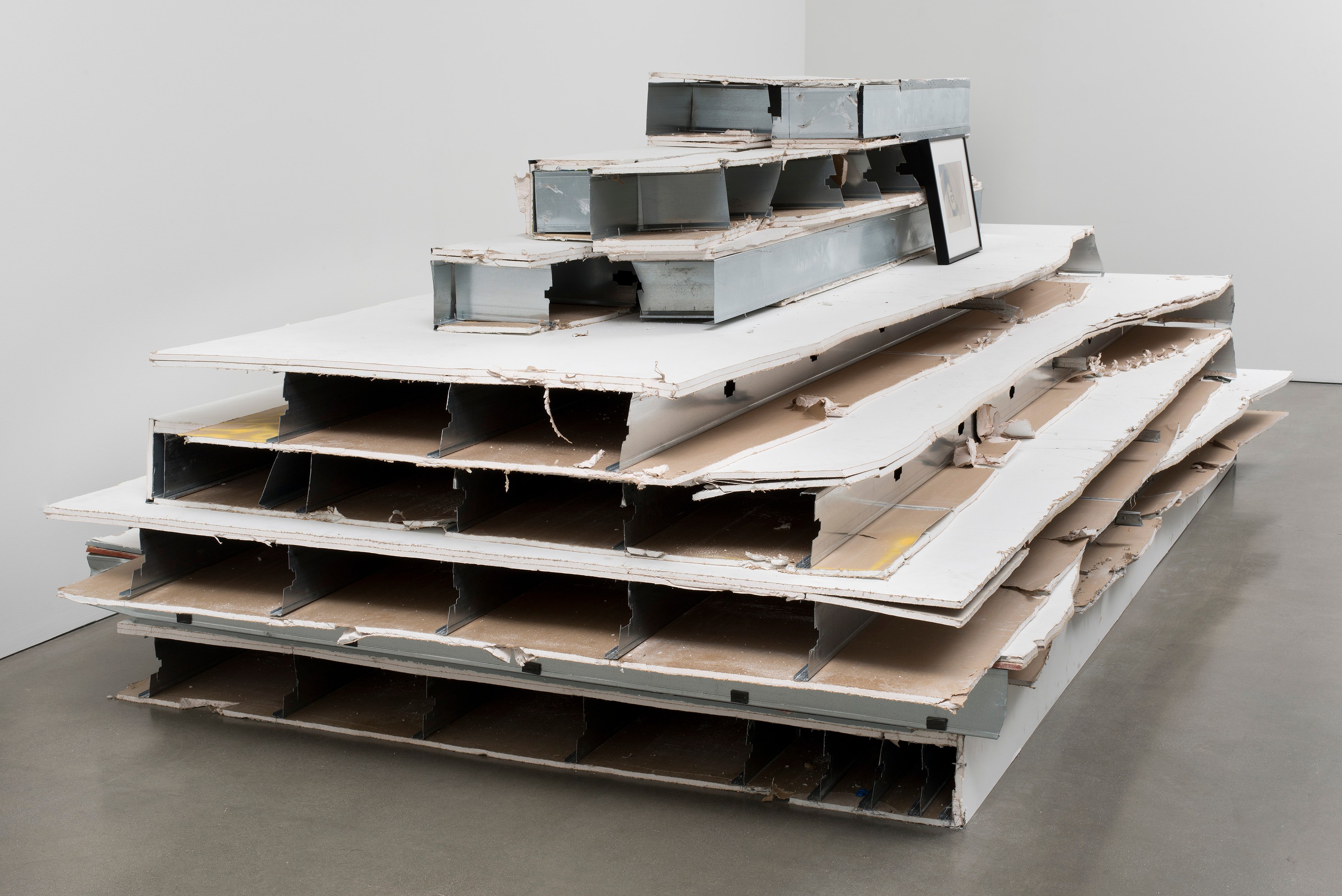 Rachel Harrison, Three Young Framers at Regen Projects, photo 83