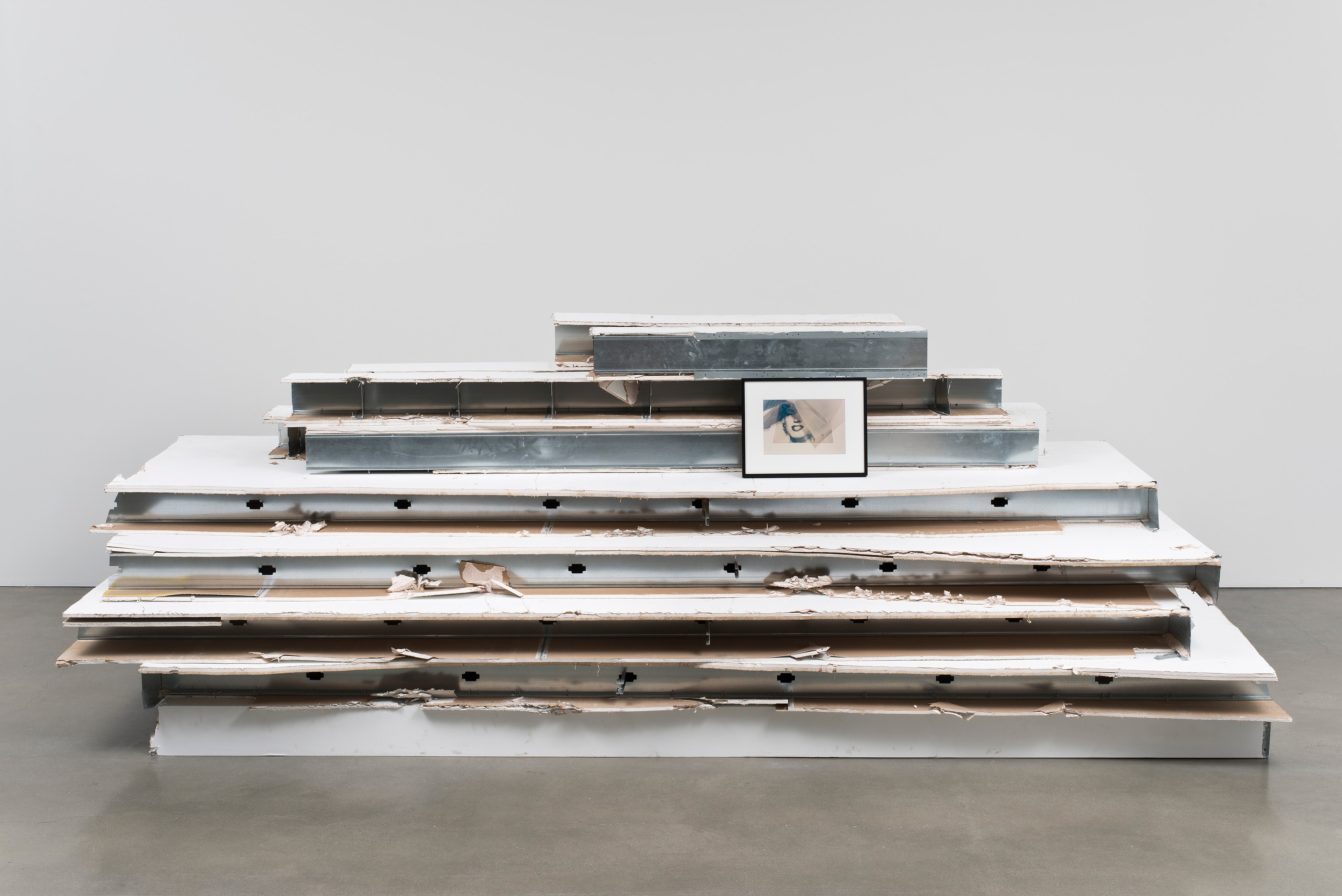 Rachel Harrison, Three Young Framers at Regen Projects, photo 84