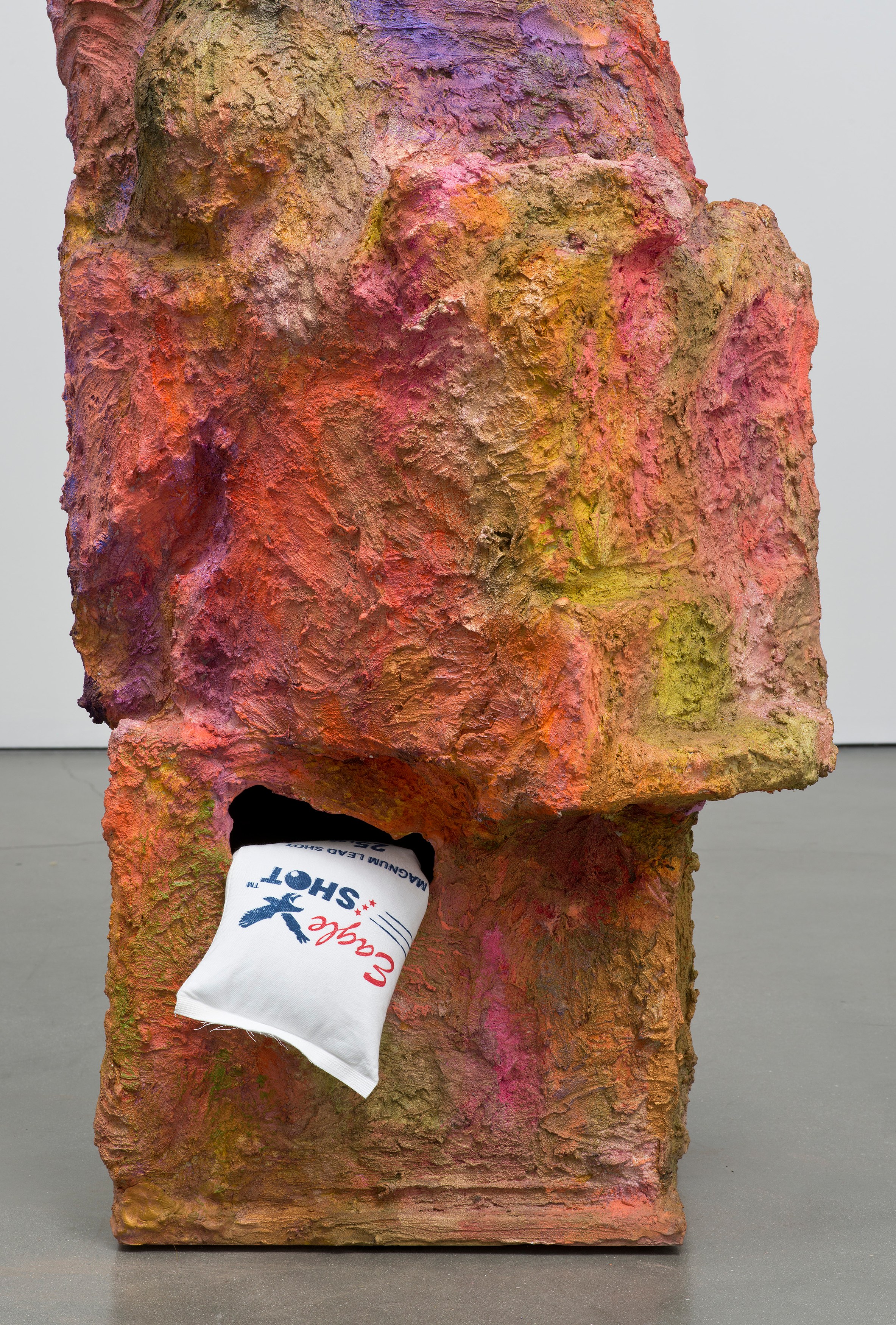 Rachel Harrison, Three Young Framers at Regen Projects, photo 97
