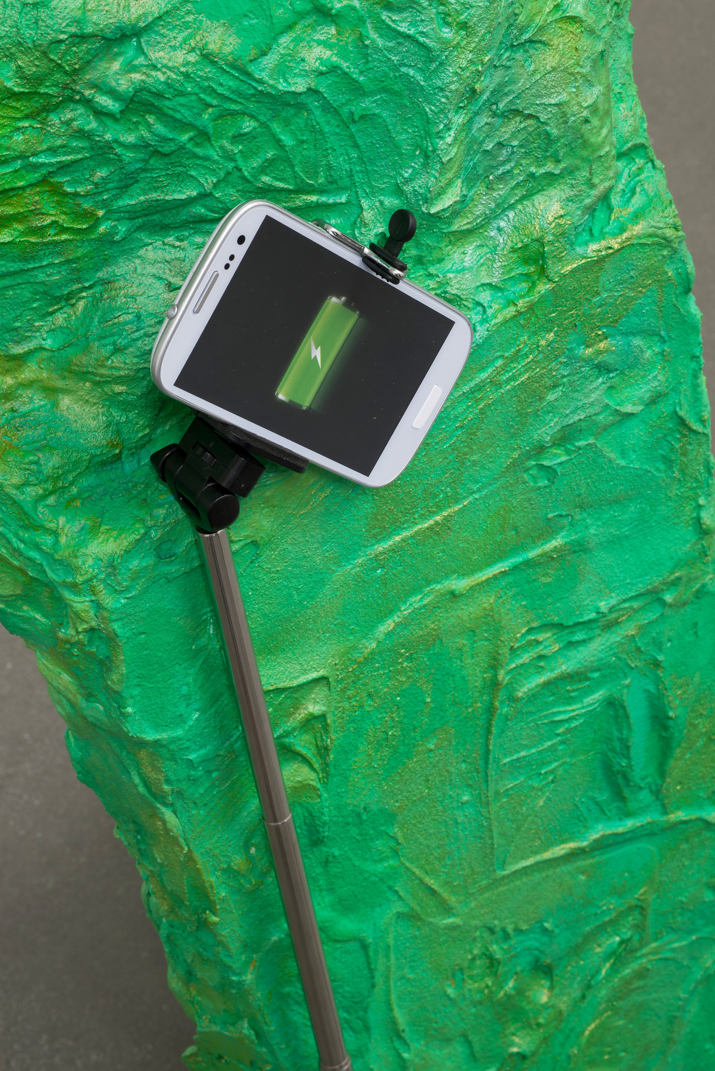 Rachel Harrison, Three Young Framers at Regen Projects, photo 120