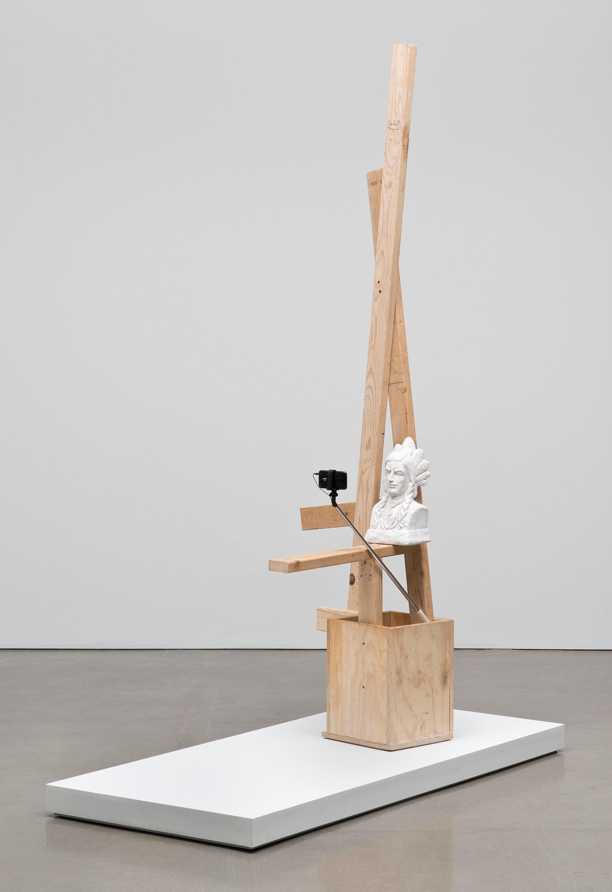 Rachel Harrison, Three Young Framers at Regen Projects, photo 121